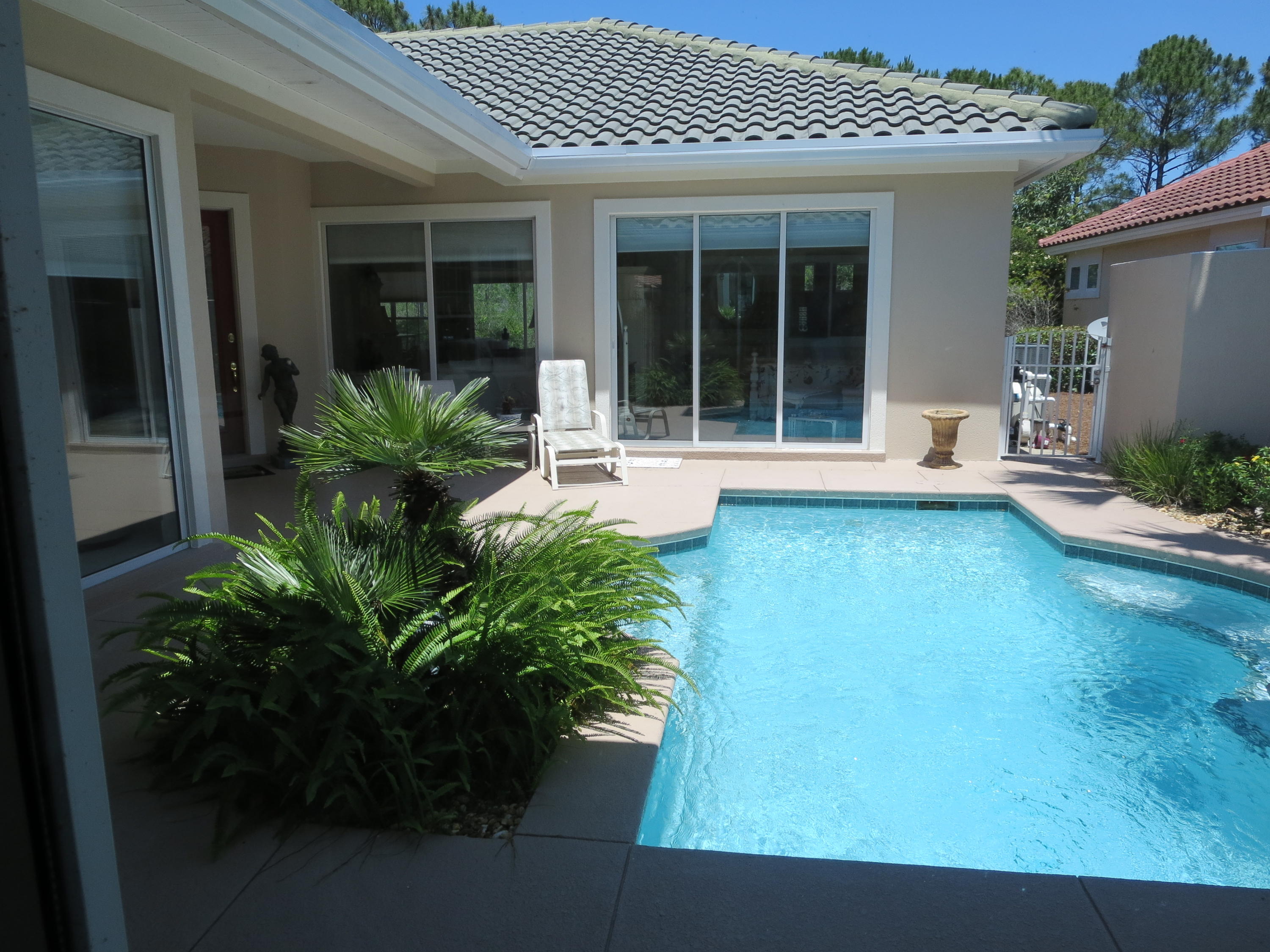 REGATTA BAY GOLF VILLAS - Residential