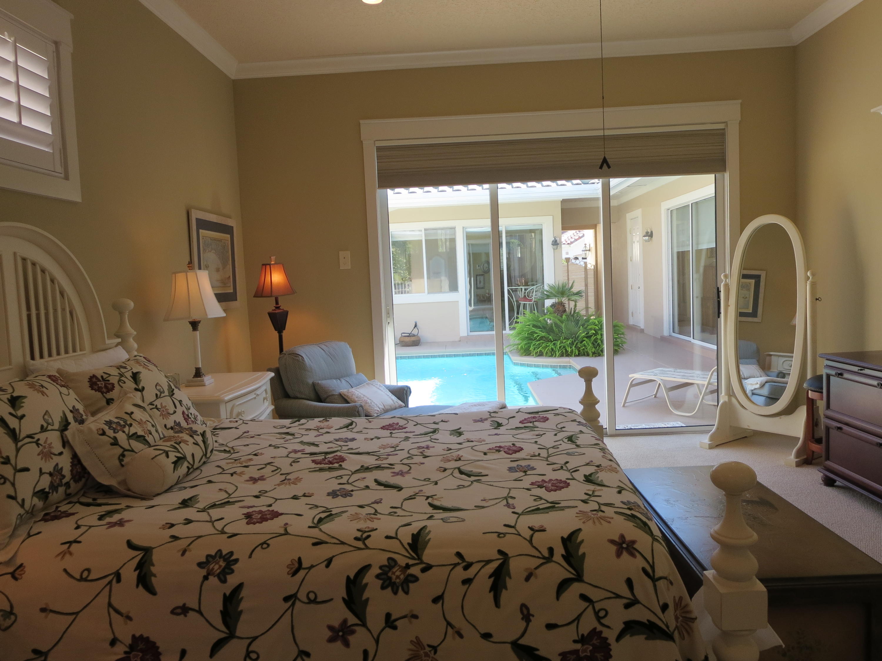 REGATTA BAY GOLF VILLAS - Residential