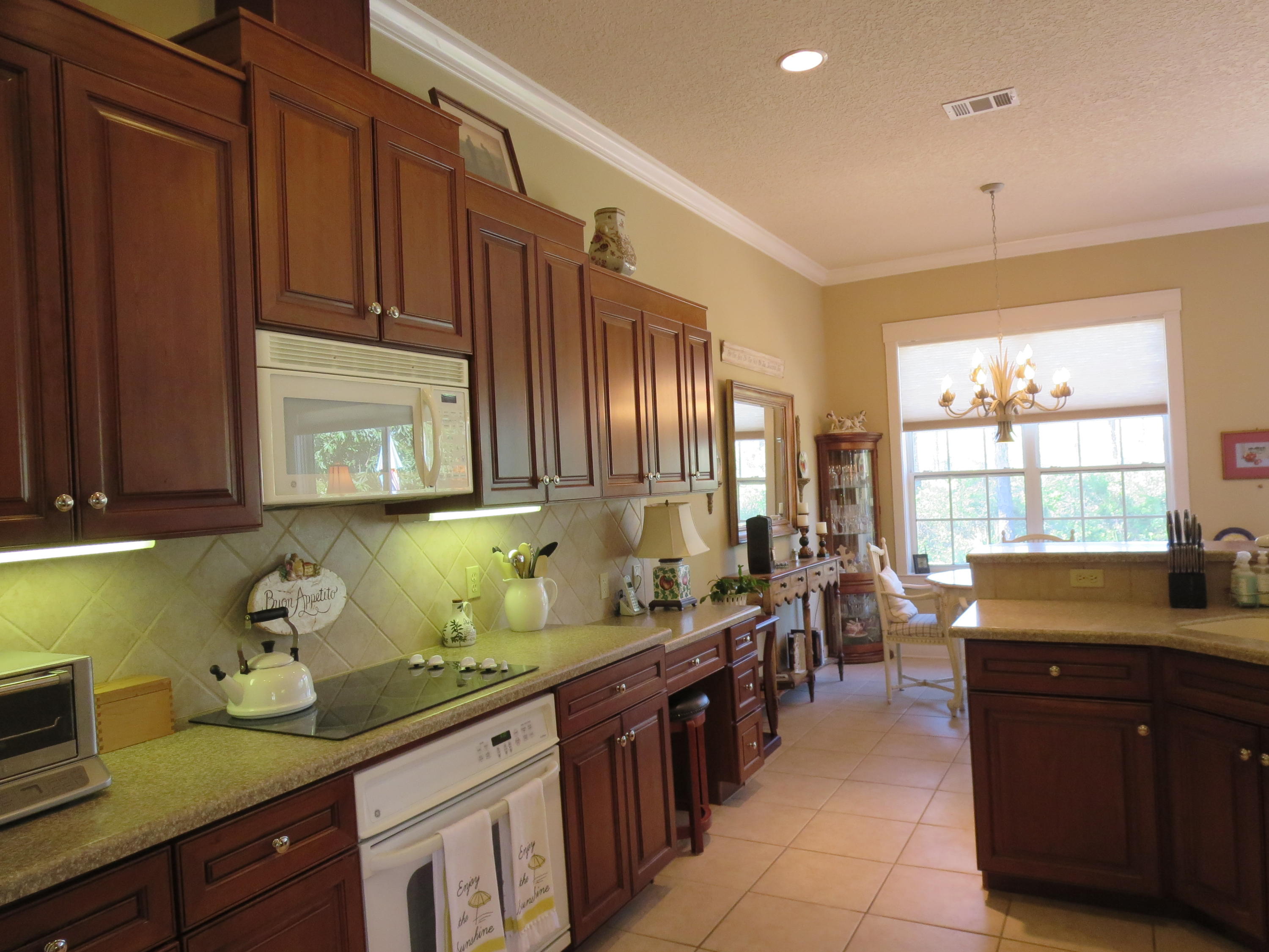 REGATTA BAY GOLF VILLAS - Residential