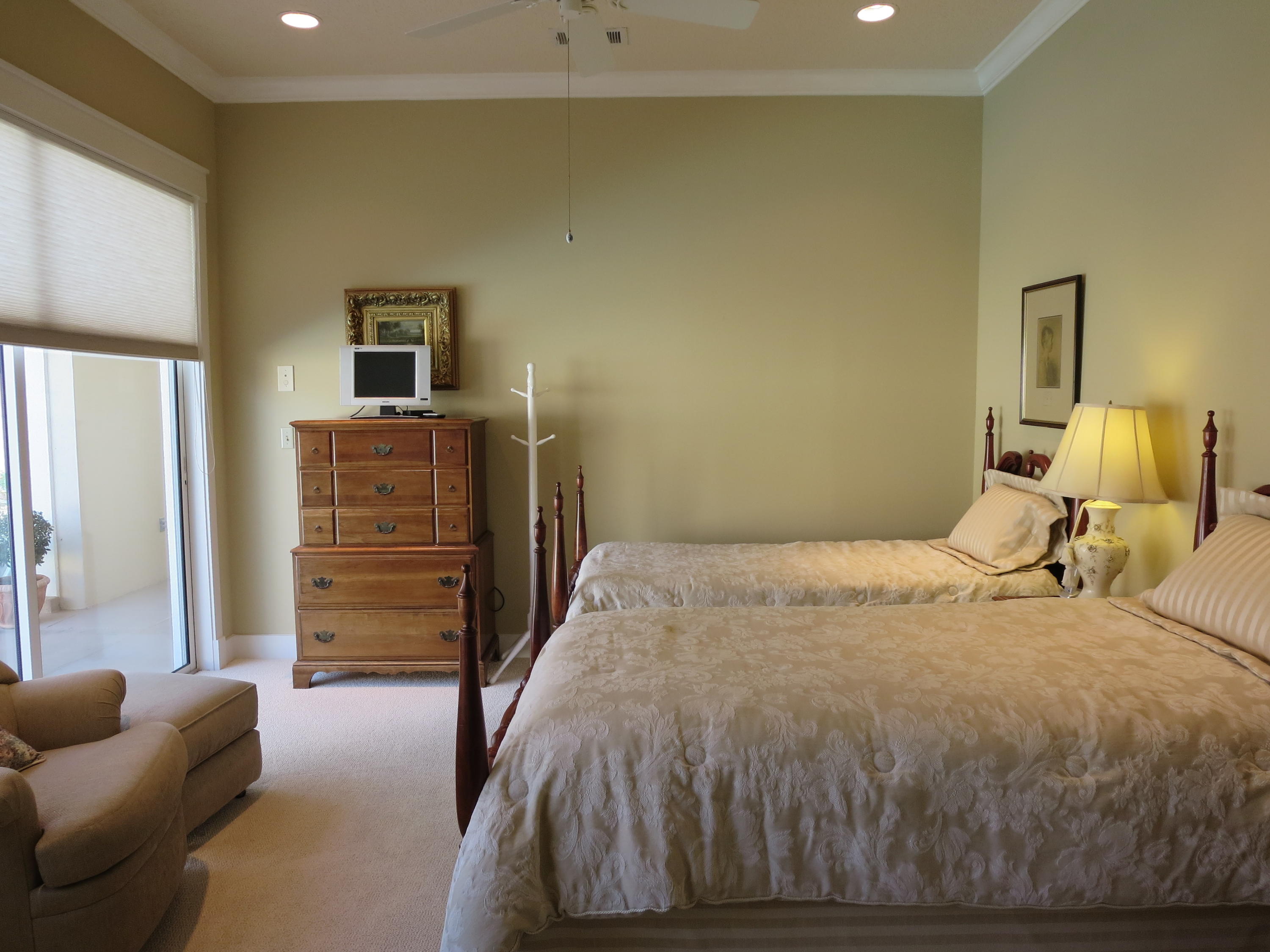 REGATTA BAY GOLF VILLAS - Residential