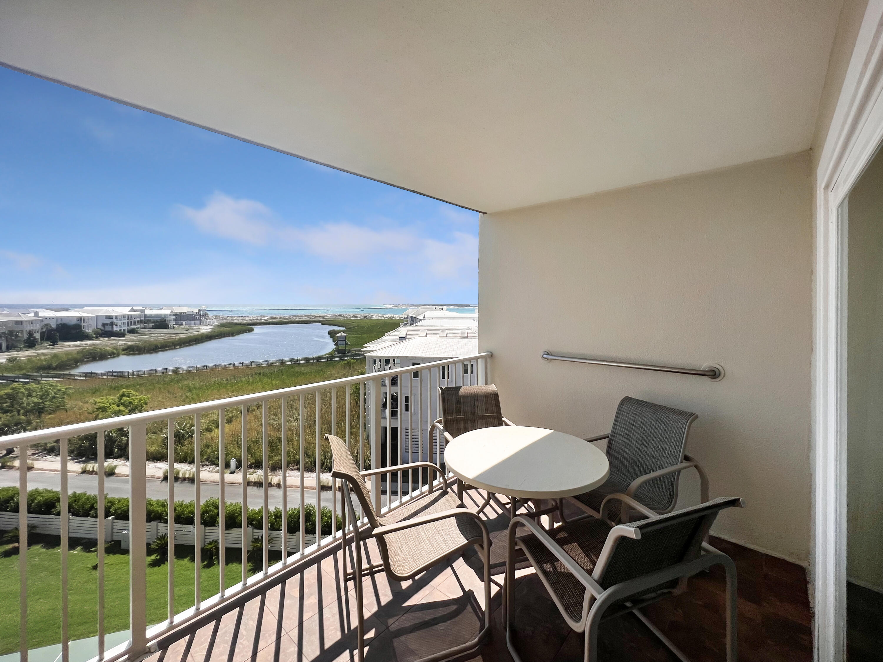 ISLANDER CONDO PH 2 - Residential