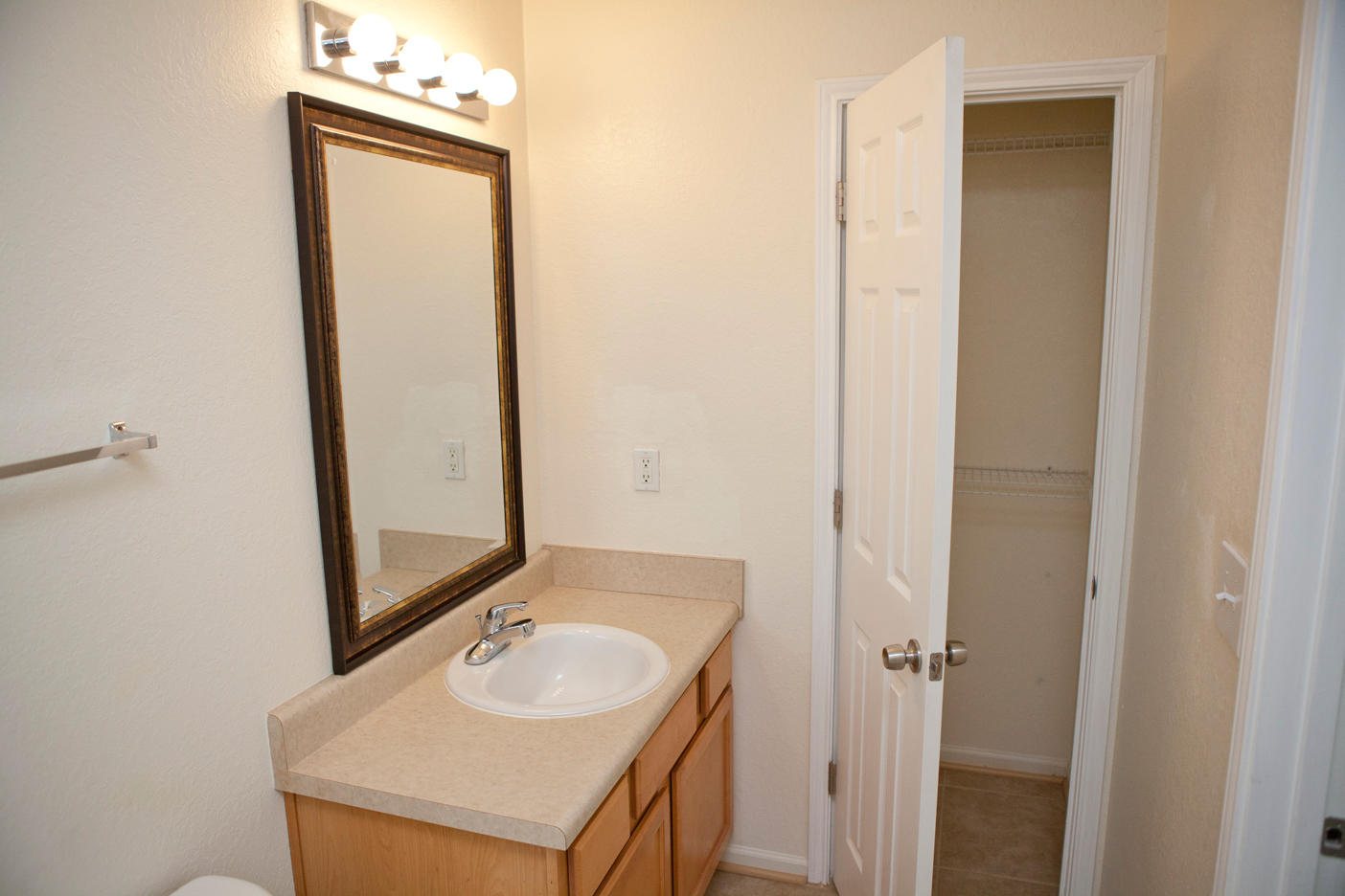 QUAIL LAKE - Residential