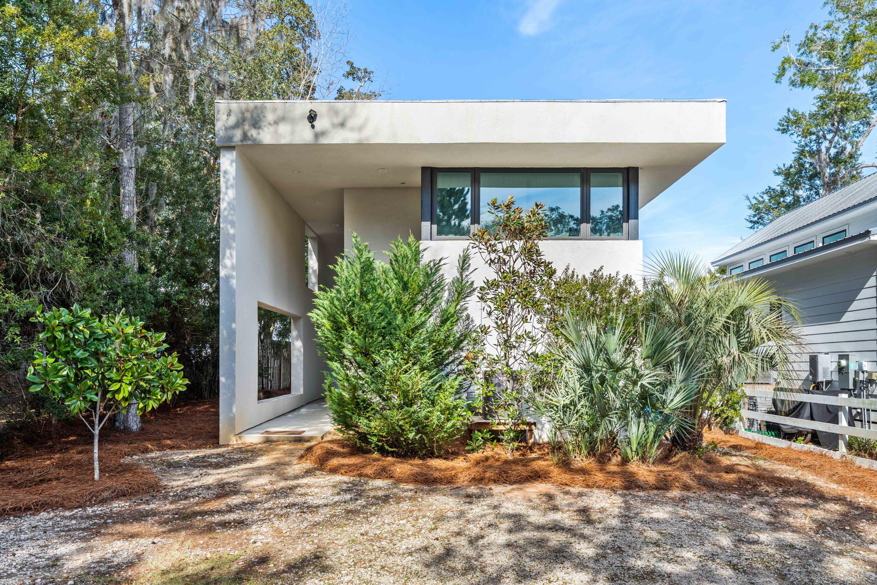 MAGNOLIA BEACH - Residential