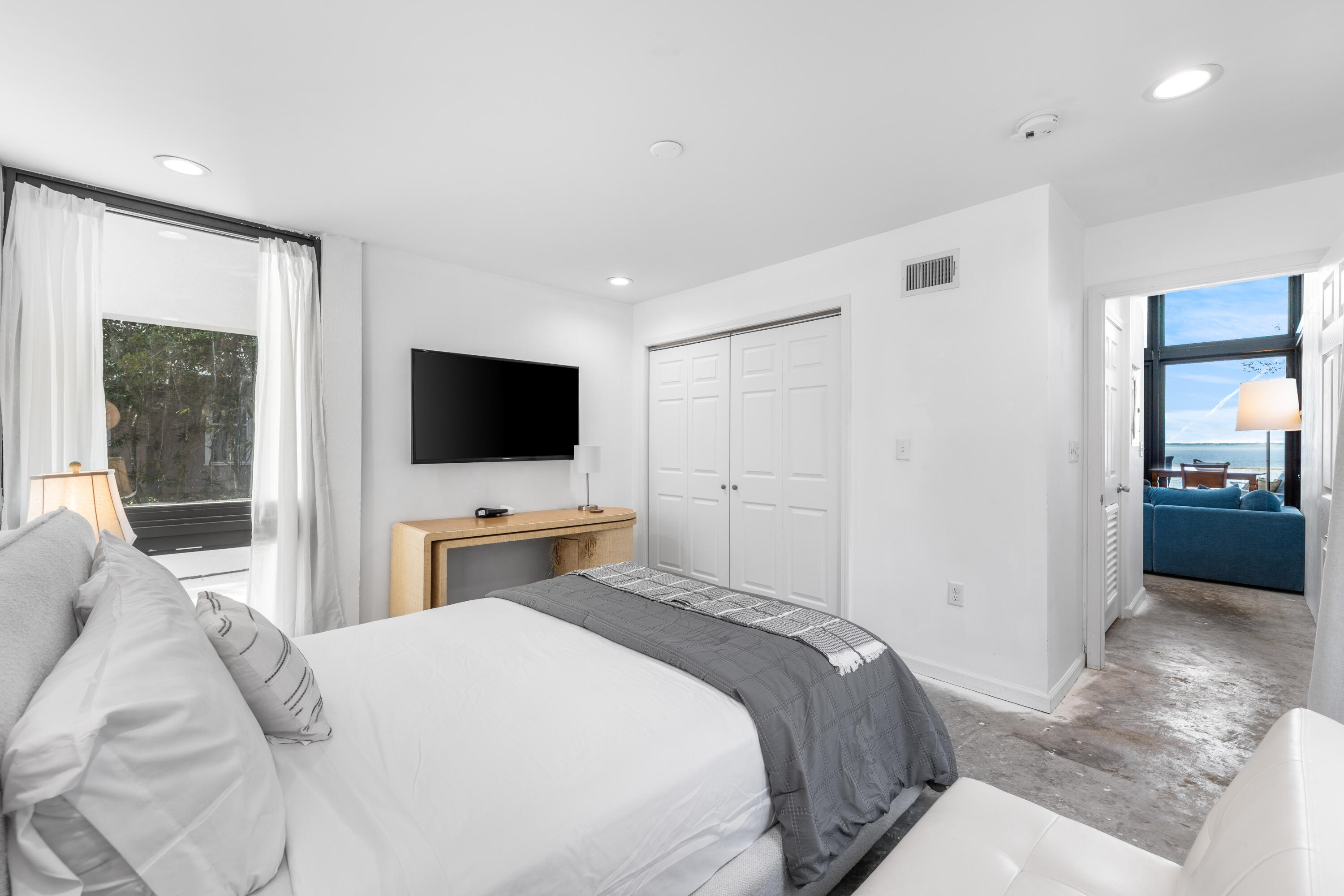 MAGNOLIA BEACH - Residential