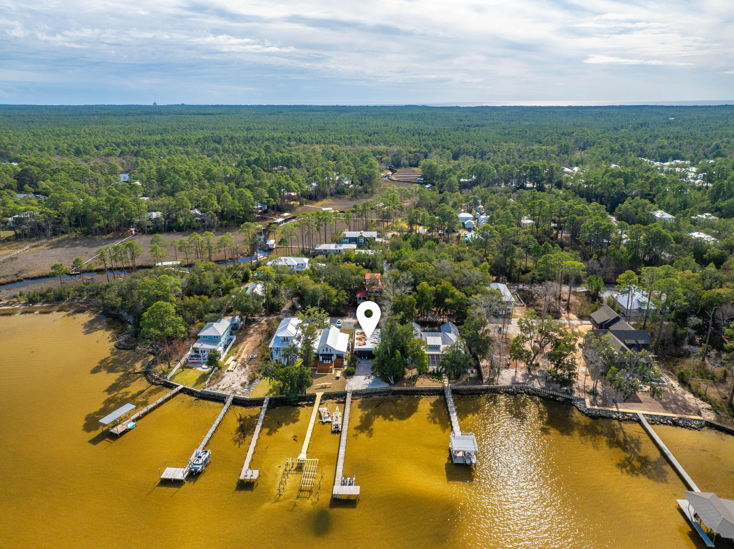 MAGNOLIA BEACH - Residential