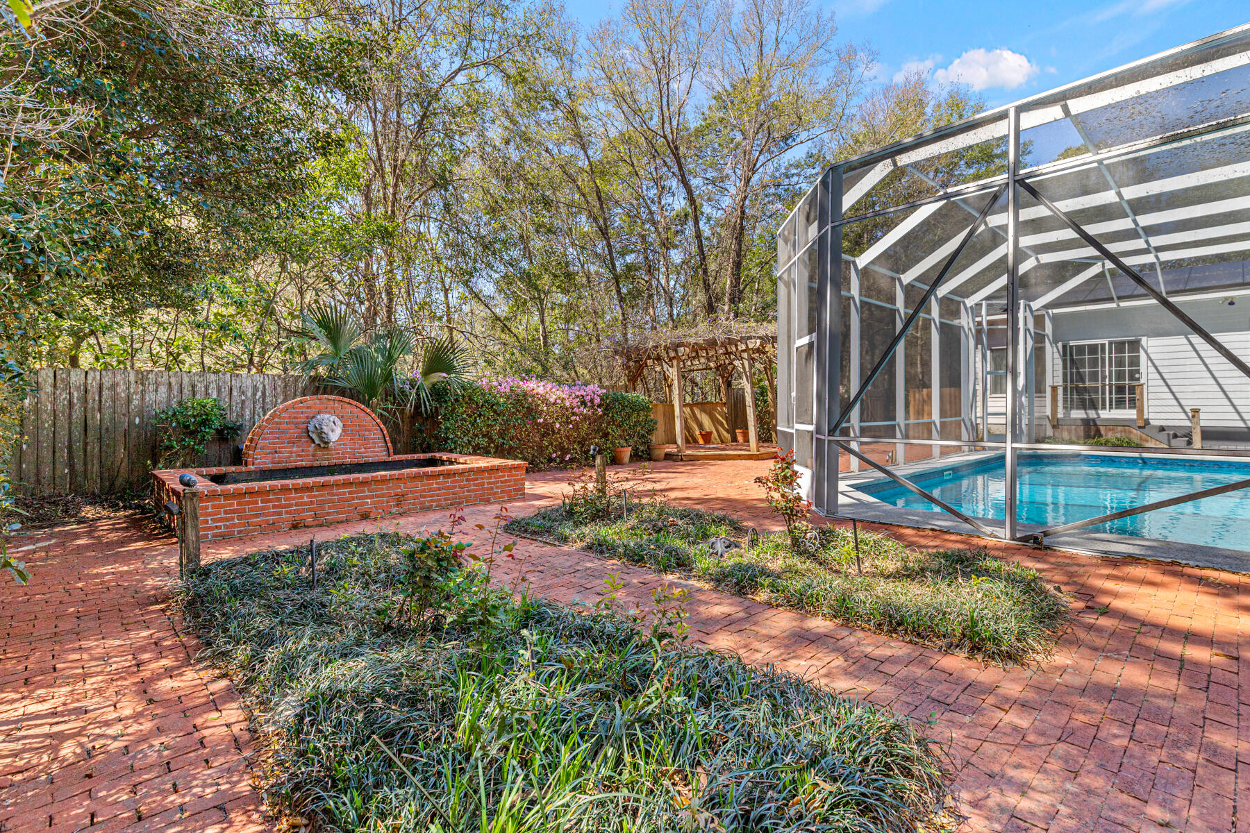 ROCKY BAYOU ESTATES 02 - Residential