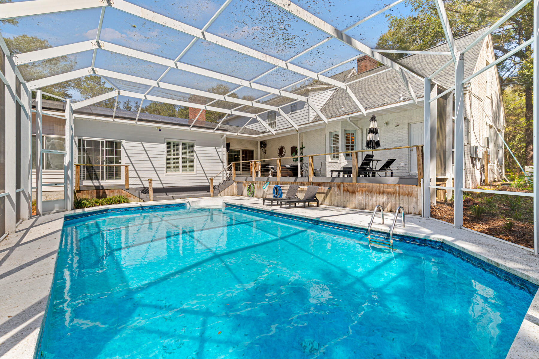 ROCKY BAYOU ESTATES 02 - Residential