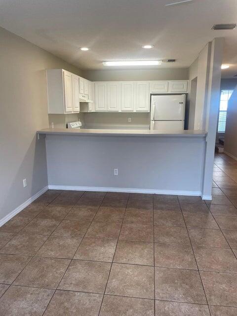 ANASTASIA MANOR T/H - Residential Lease