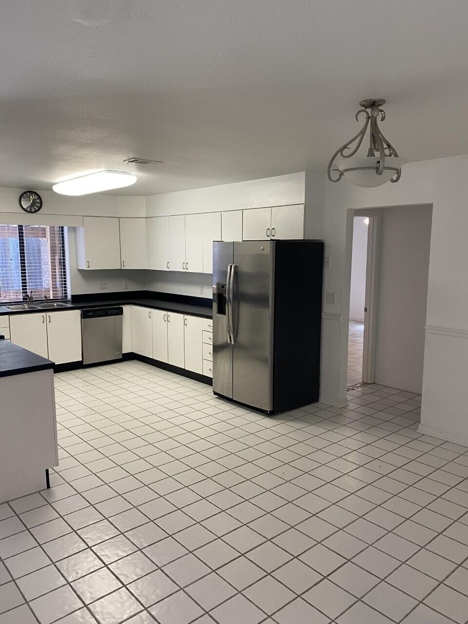 SHADY LANE - Residential Lease