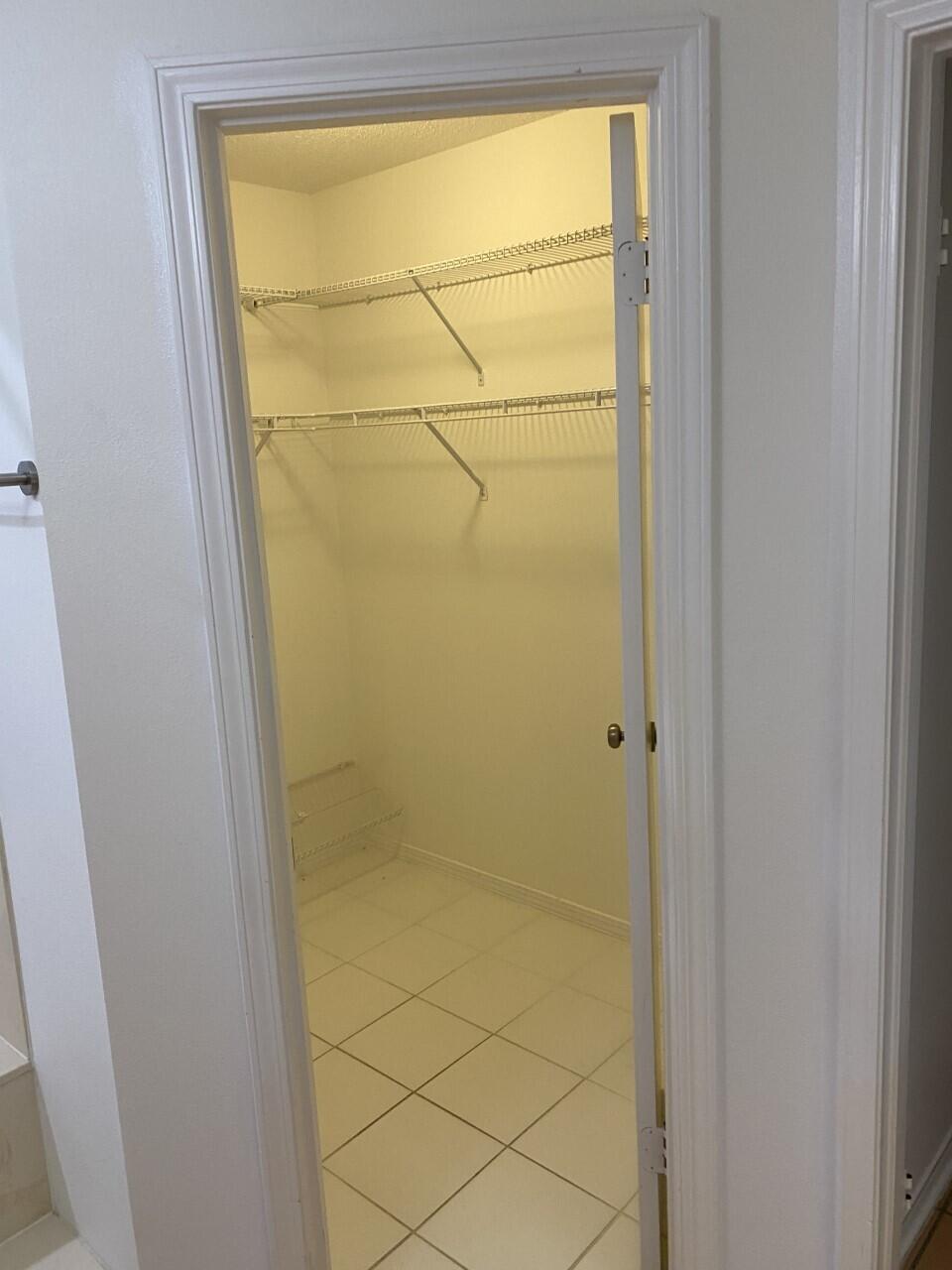 SHADY LANE - Residential Lease