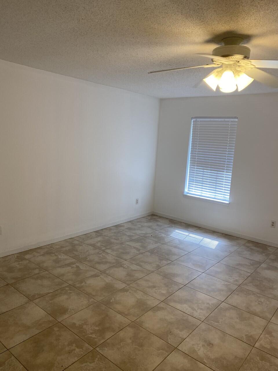 SHADY LANE - Residential Lease