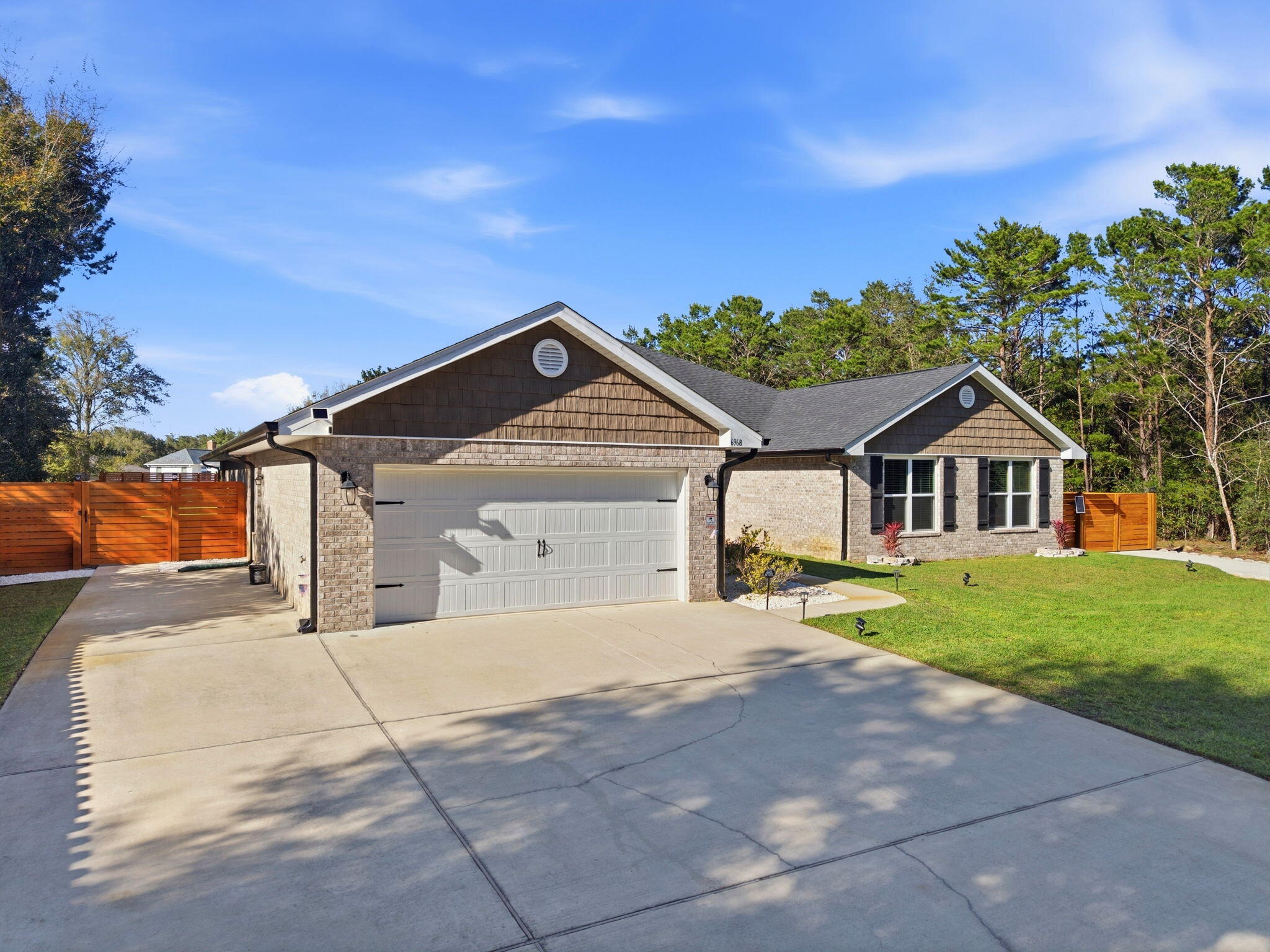 HOLLEY BY THE SEA - Residential