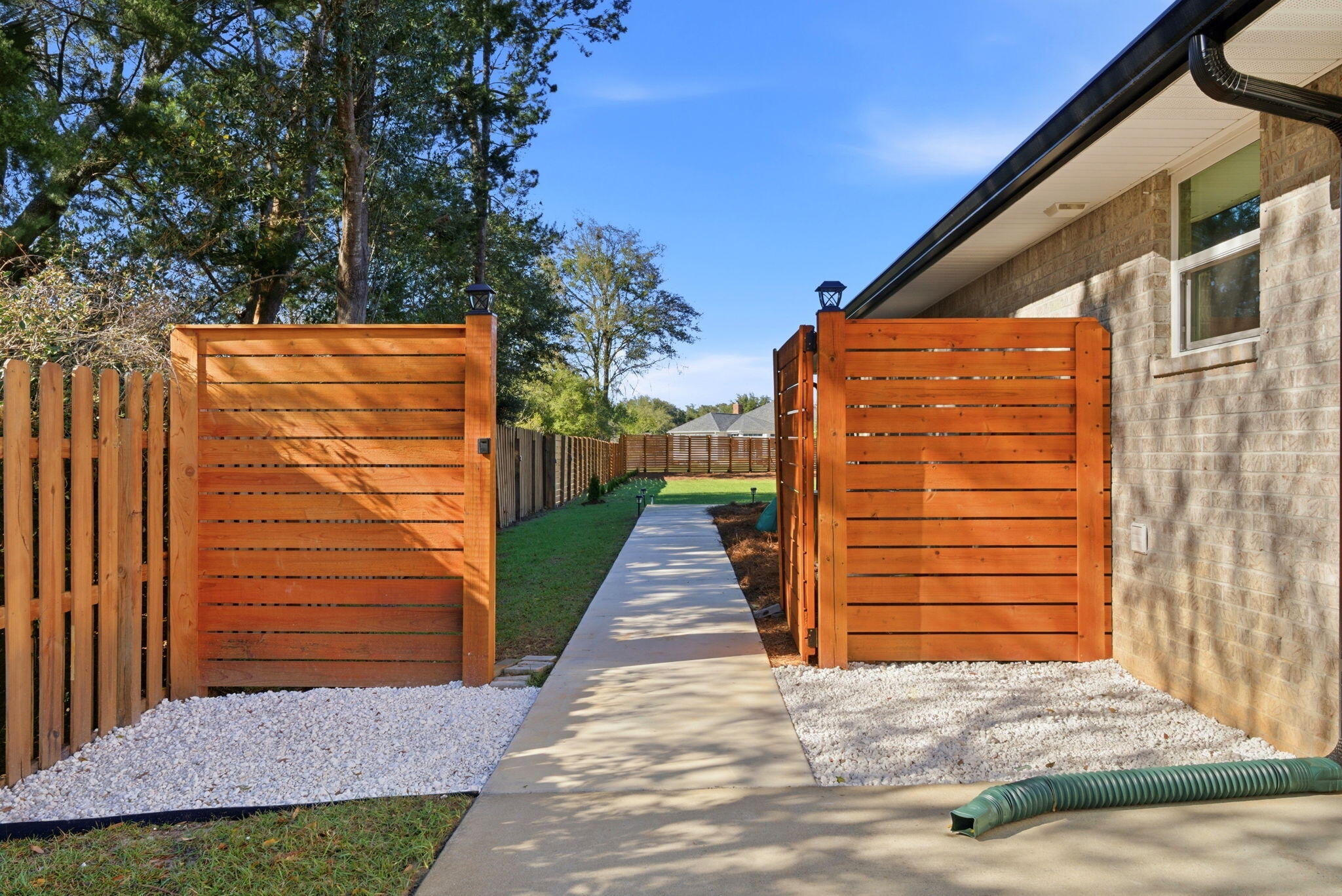 HOLLEY BY THE SEA - Residential