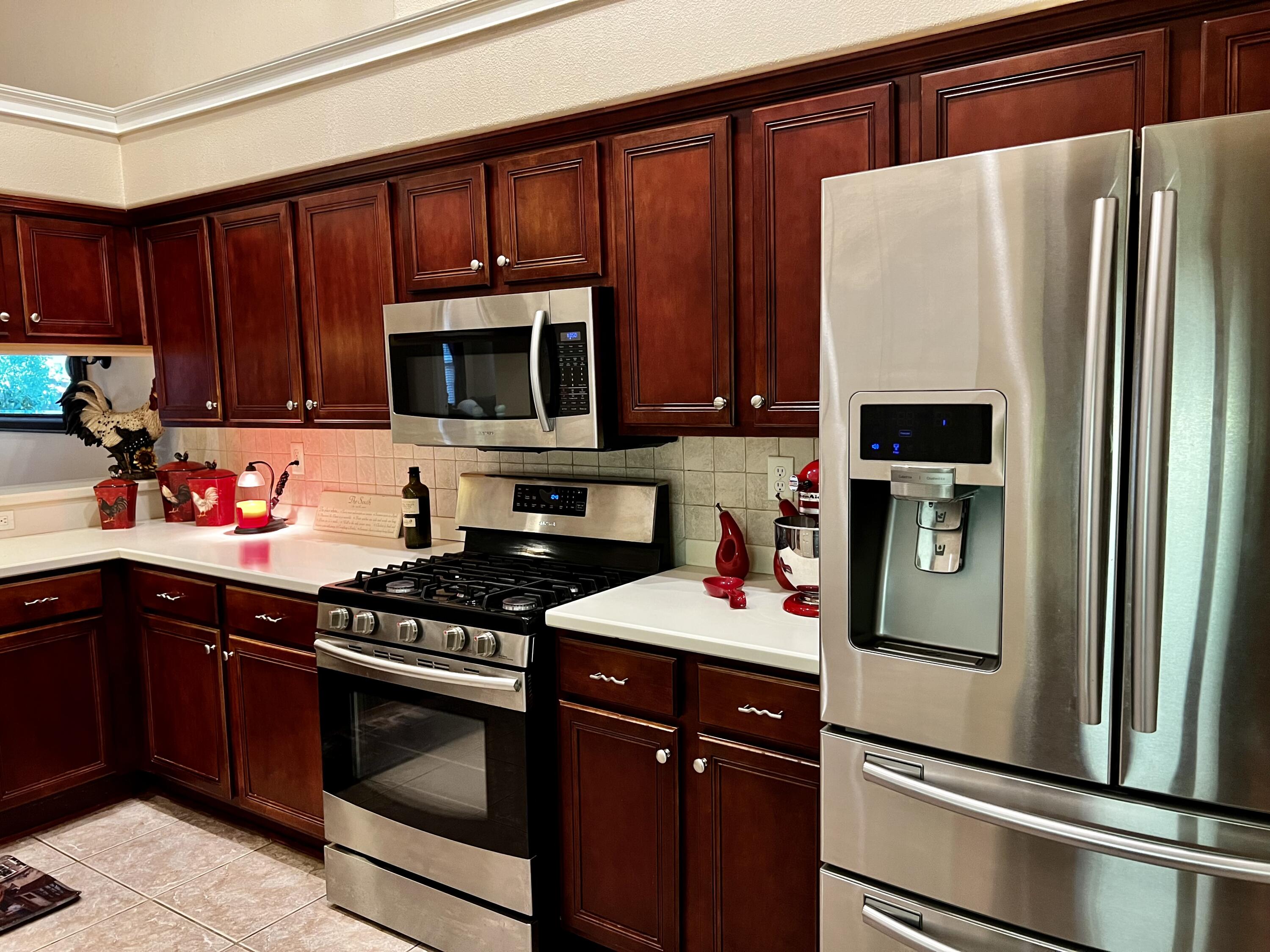 DIAMOND LAKES - Residential