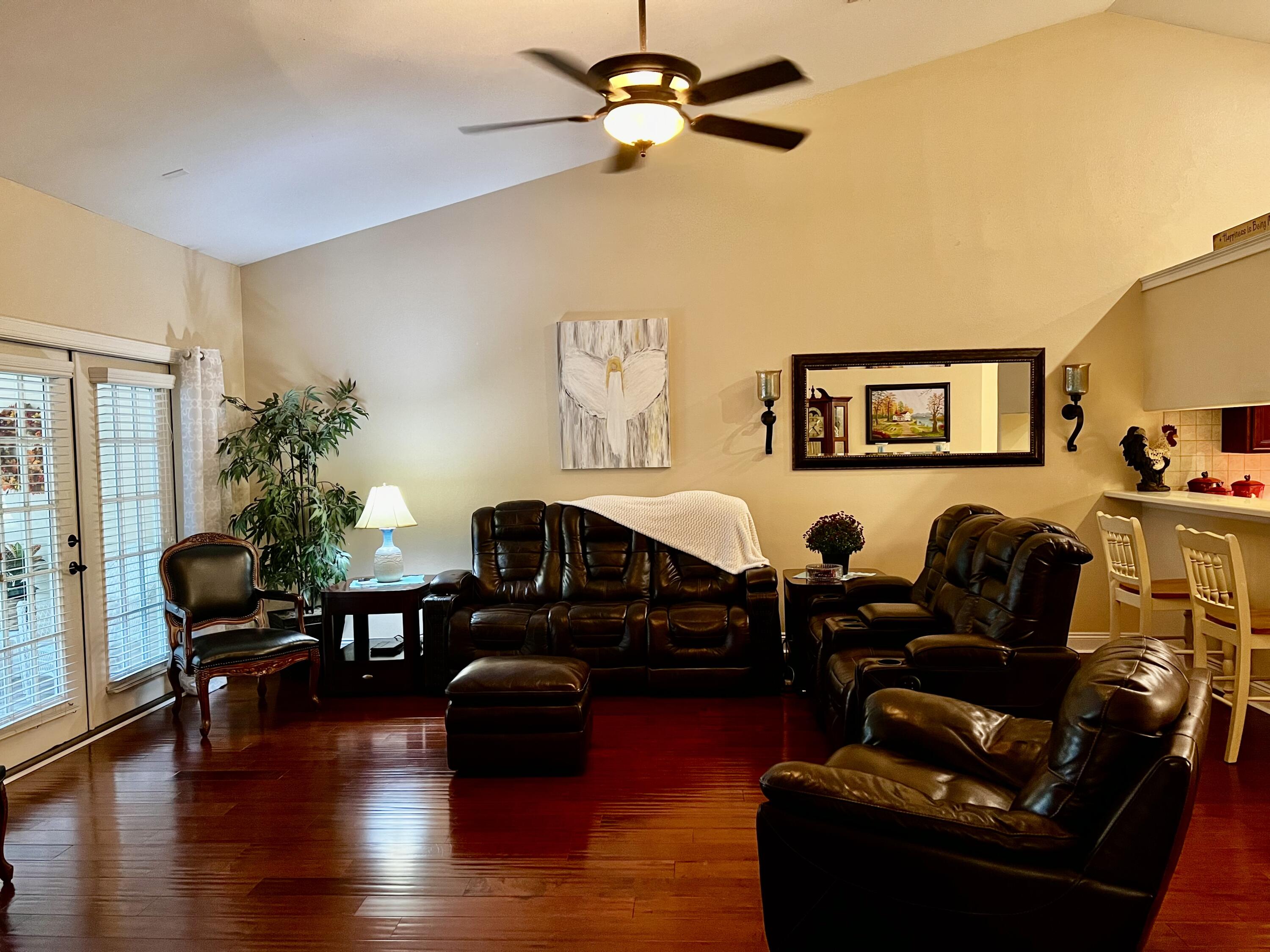 DIAMOND LAKES - Residential