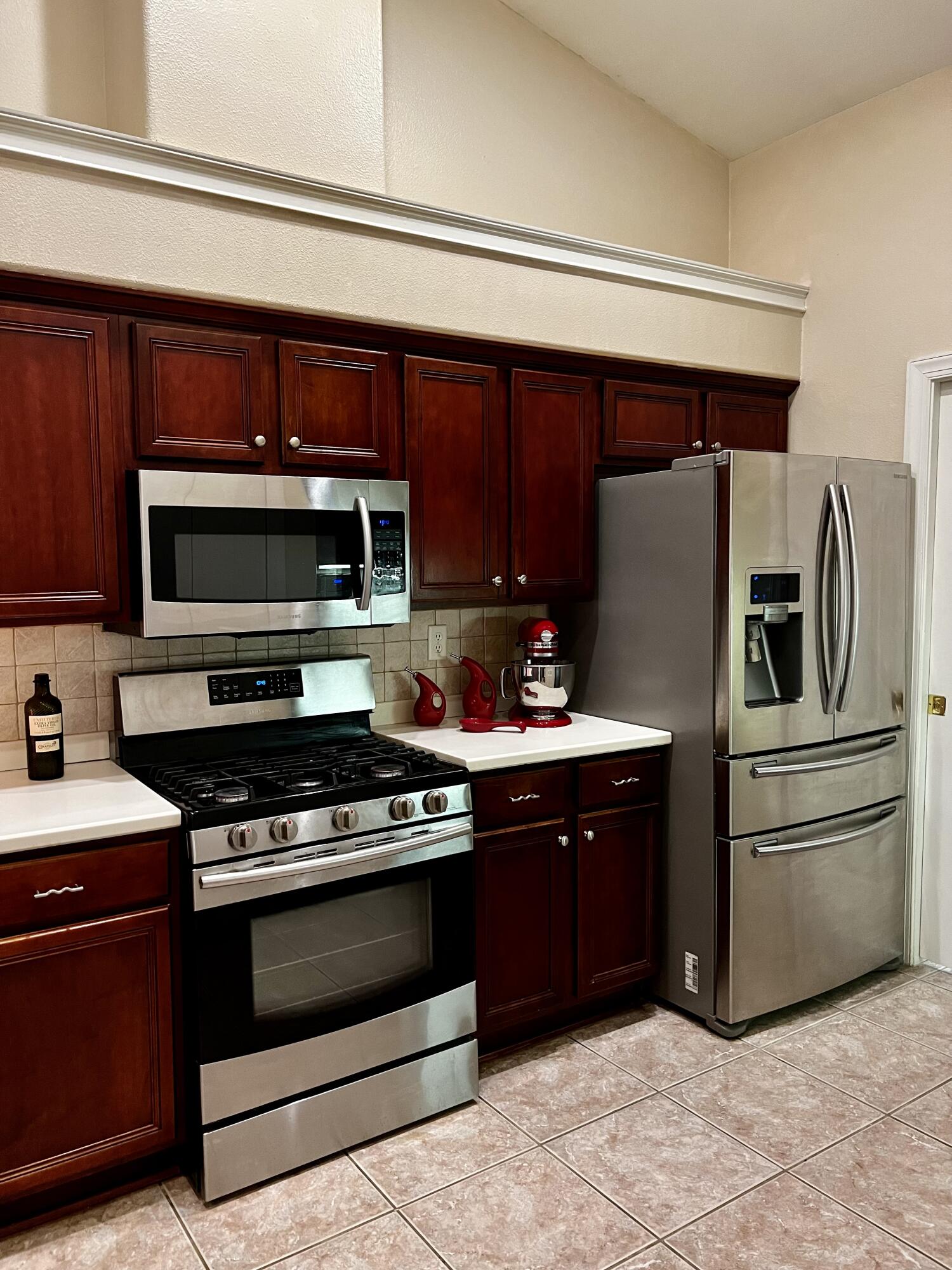 DIAMOND LAKES - Residential