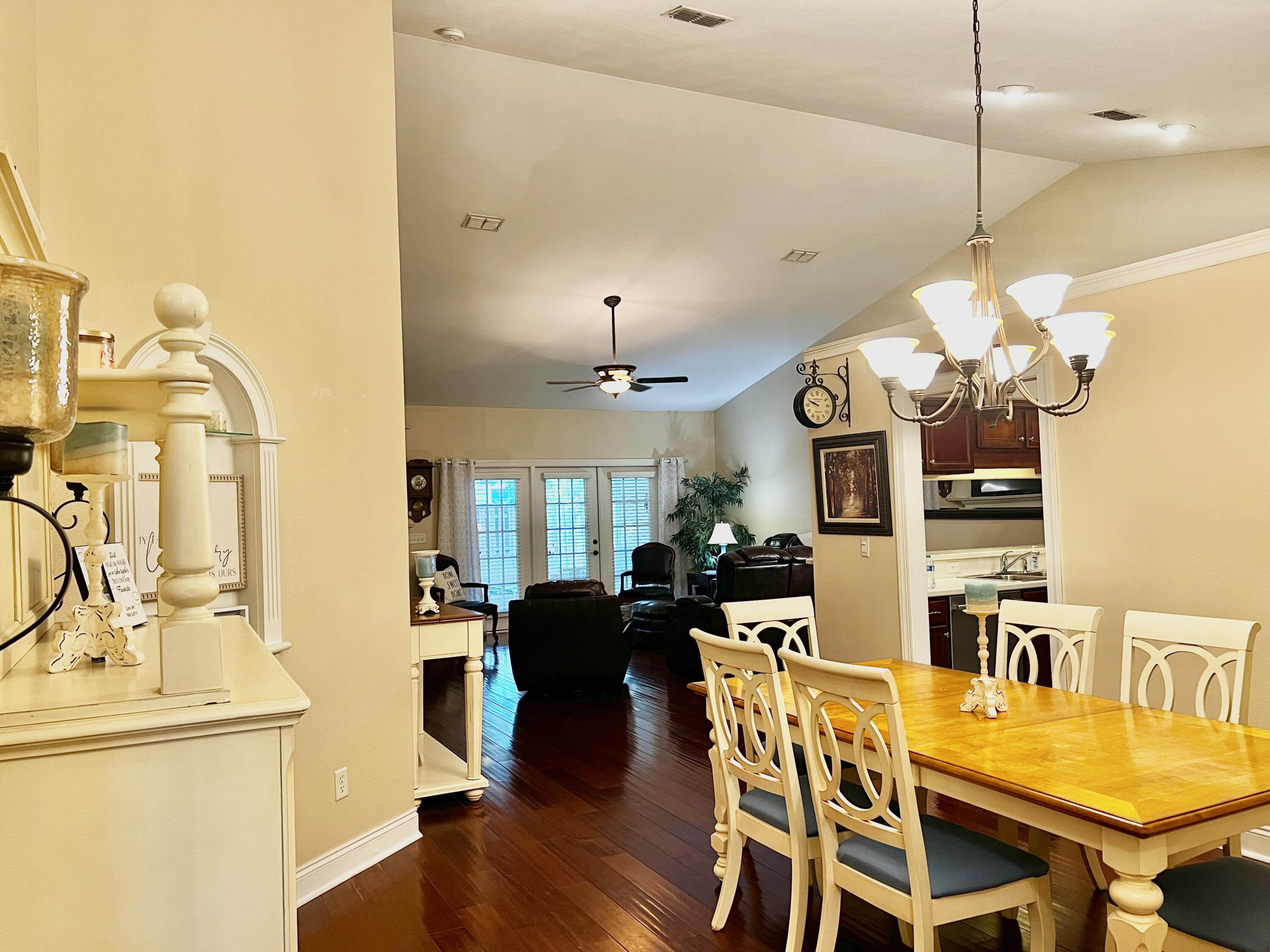 DIAMOND LAKES - Residential