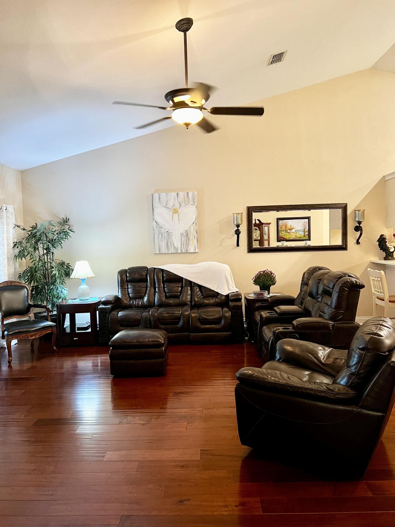 DIAMOND LAKES - Residential