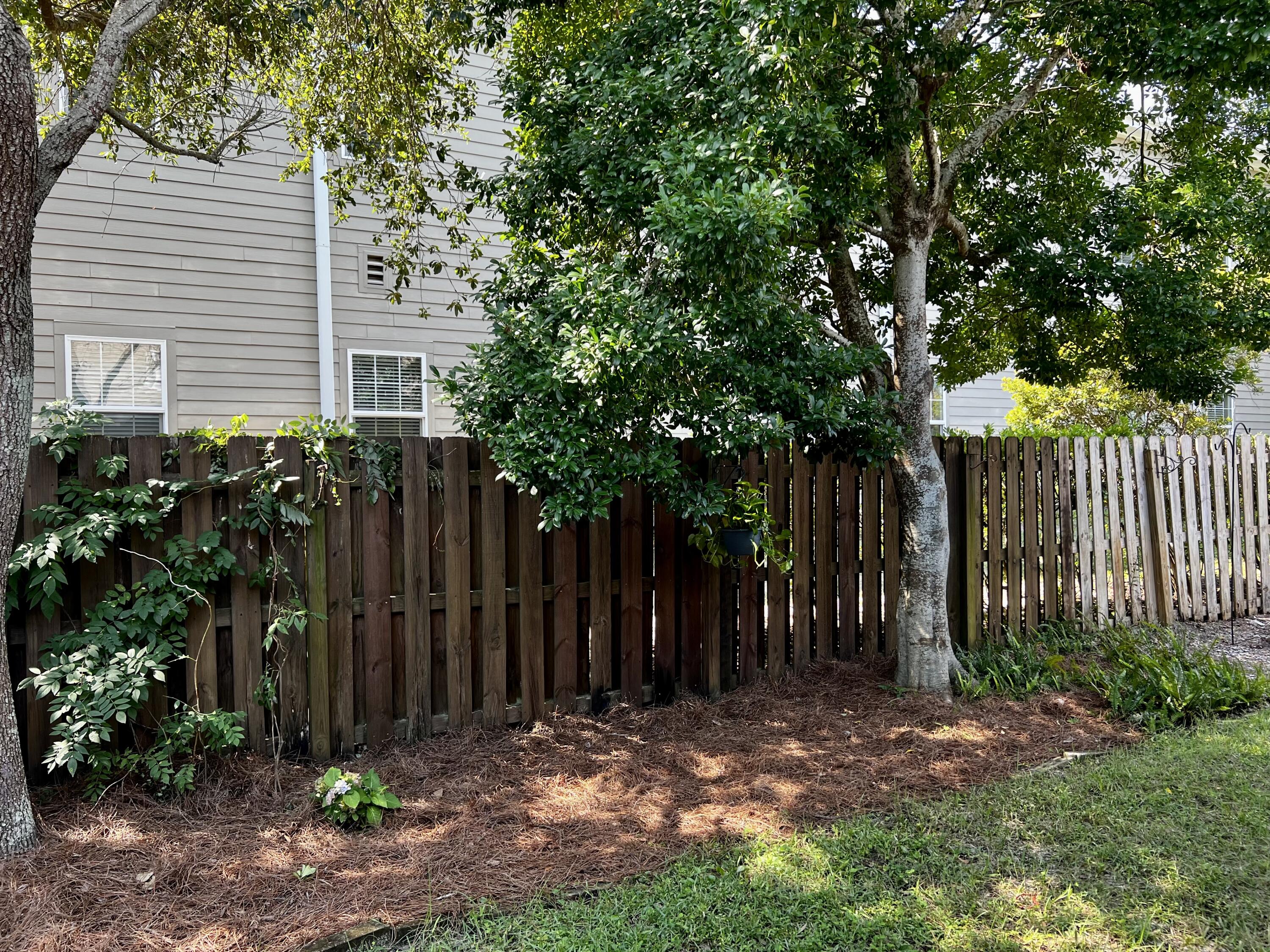 DIAMOND LAKES - Residential