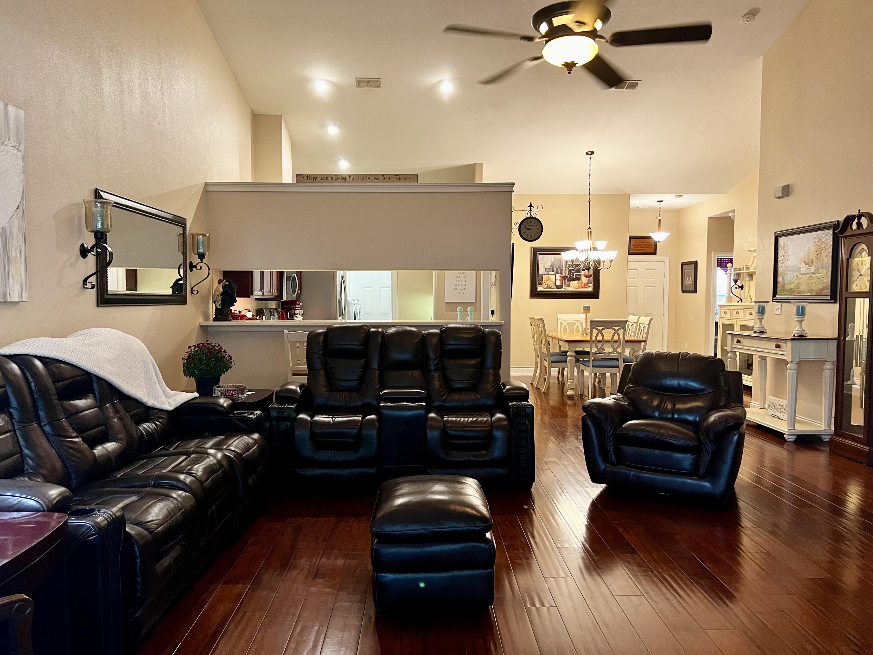 DIAMOND LAKES - Residential