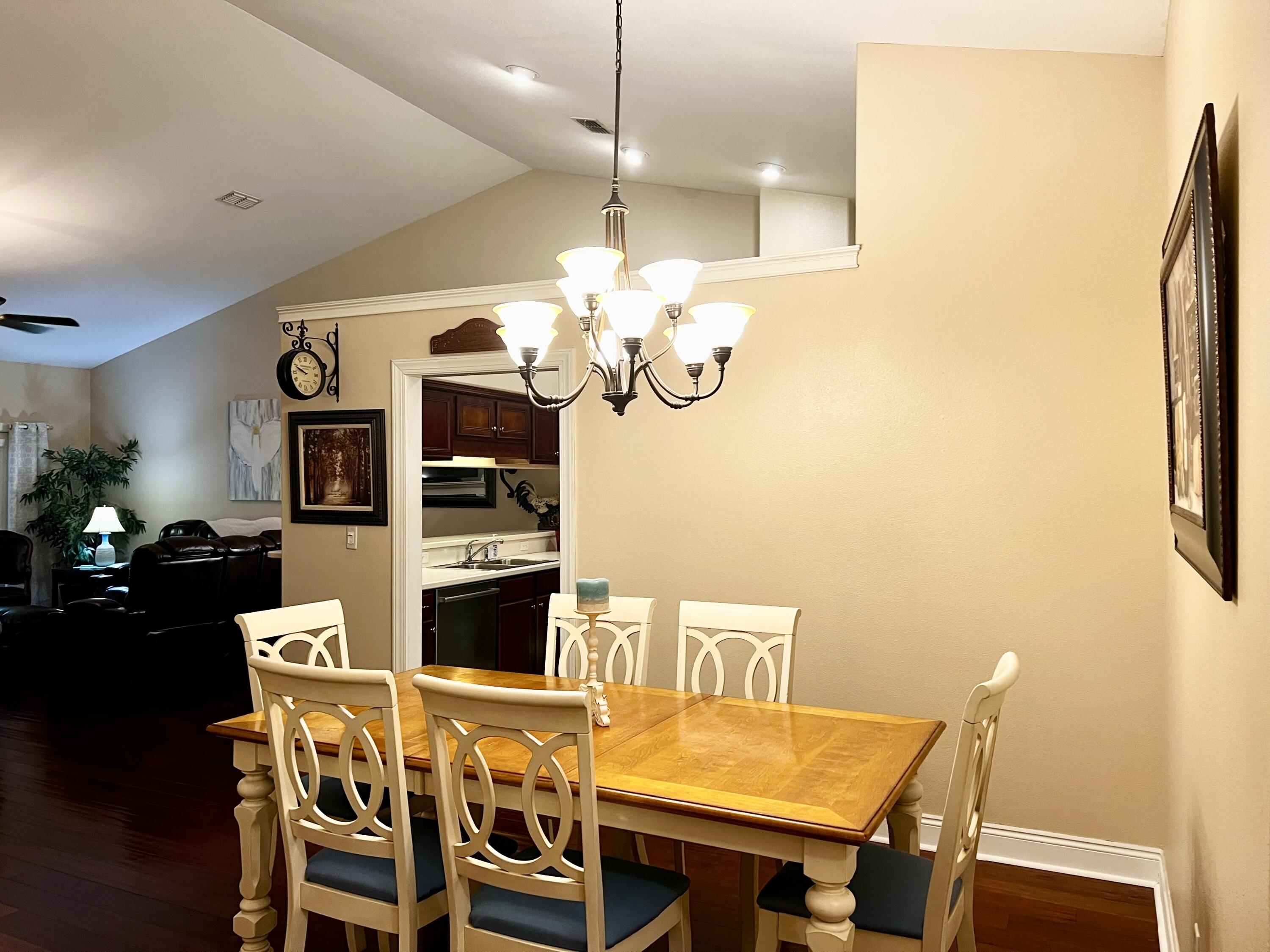 DIAMOND LAKES - Residential