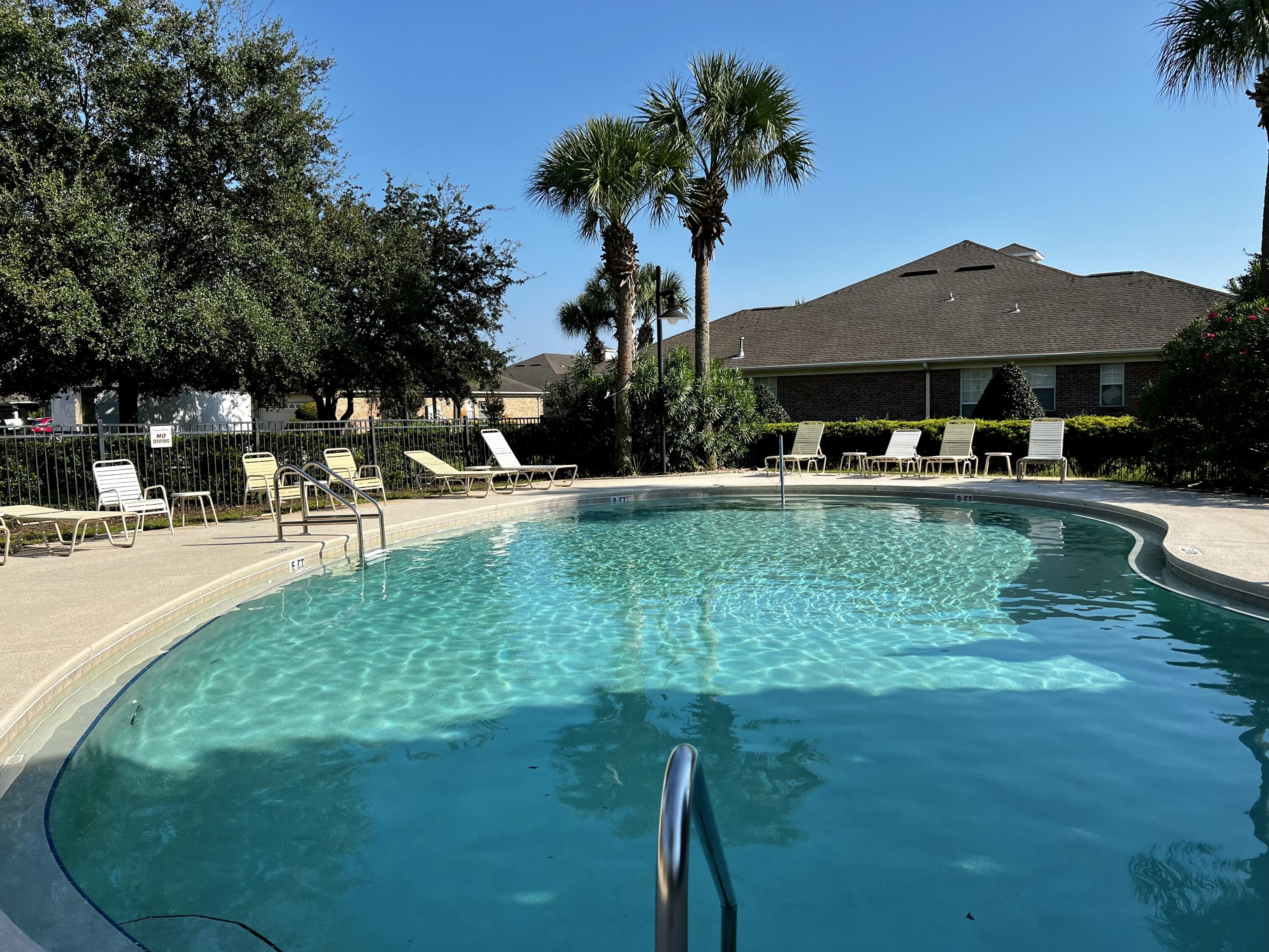 DIAMOND LAKES - Residential