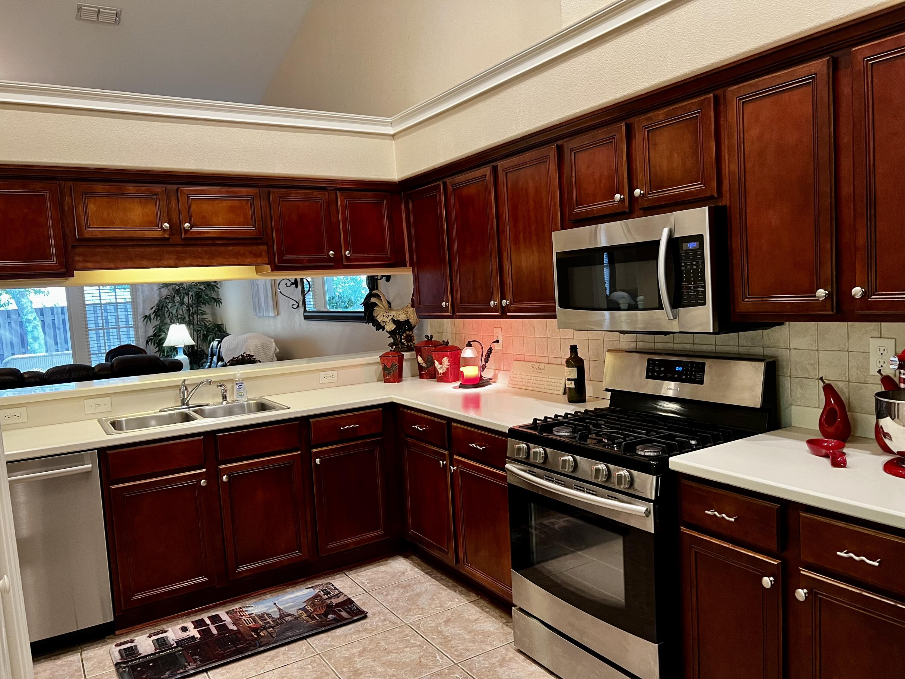 DIAMOND LAKES - Residential