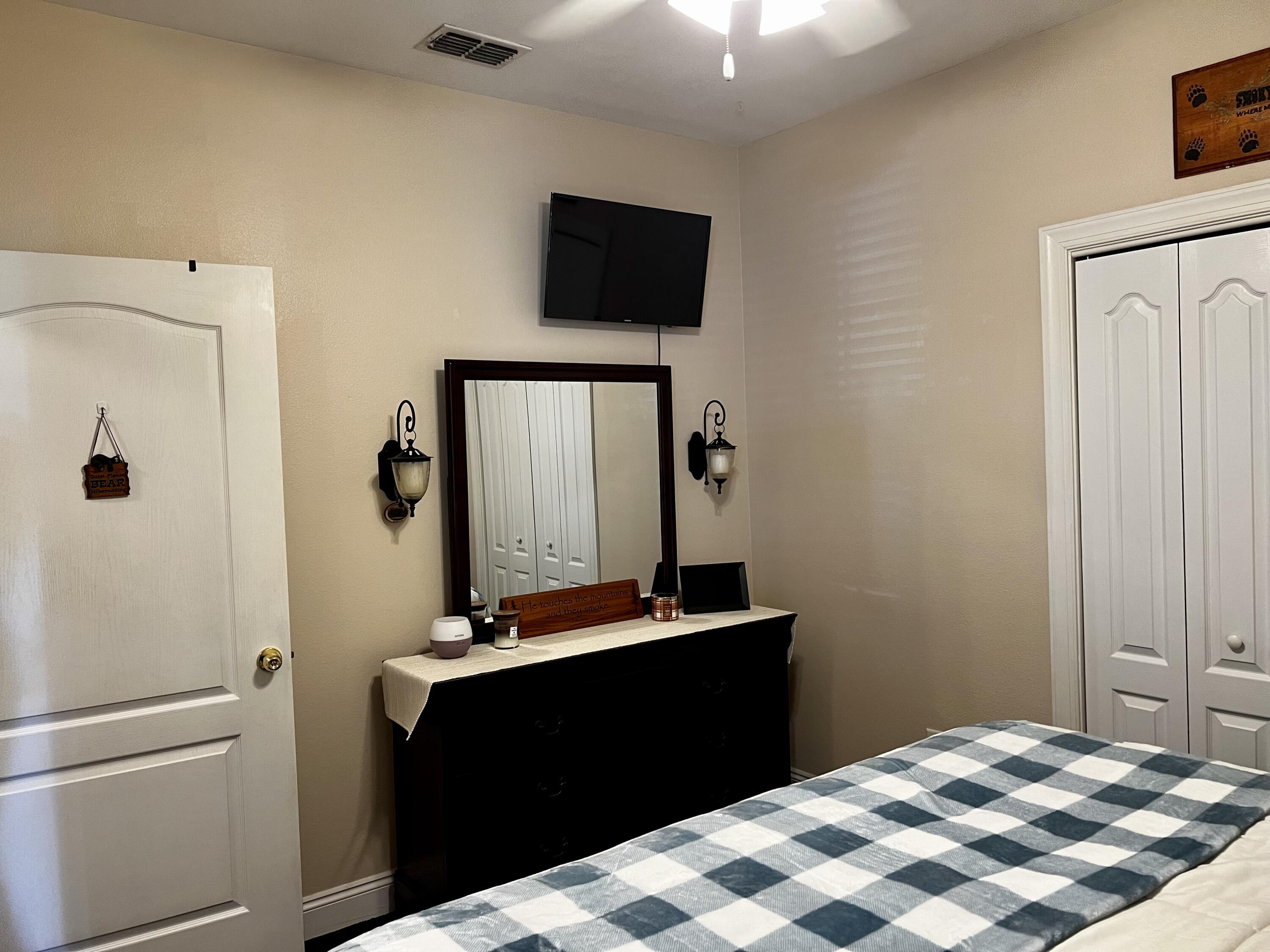 DIAMOND LAKES - Residential