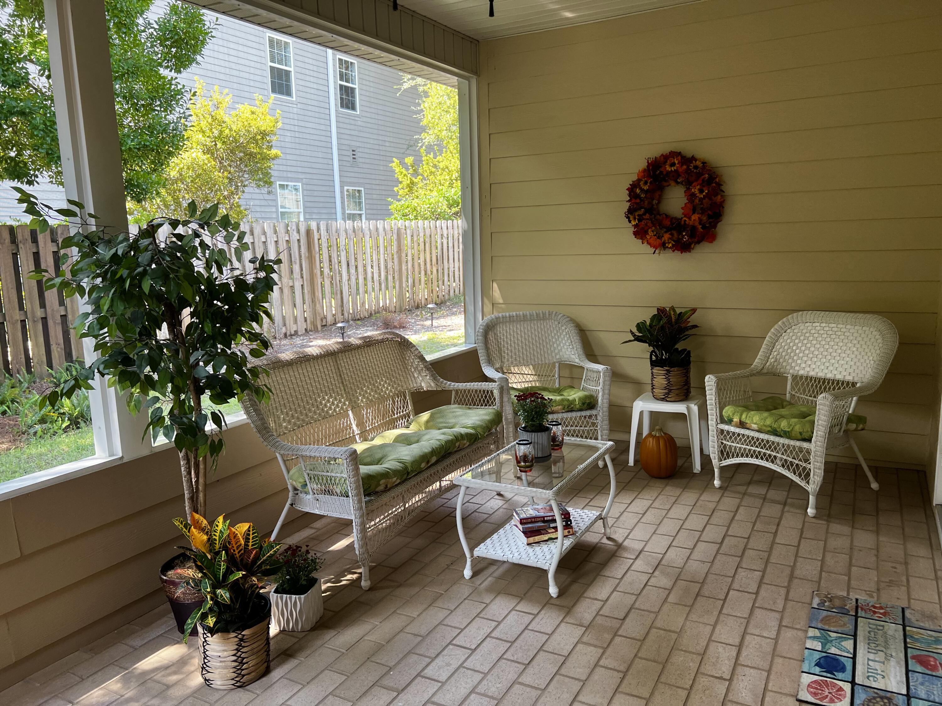 DIAMOND LAKES - Residential