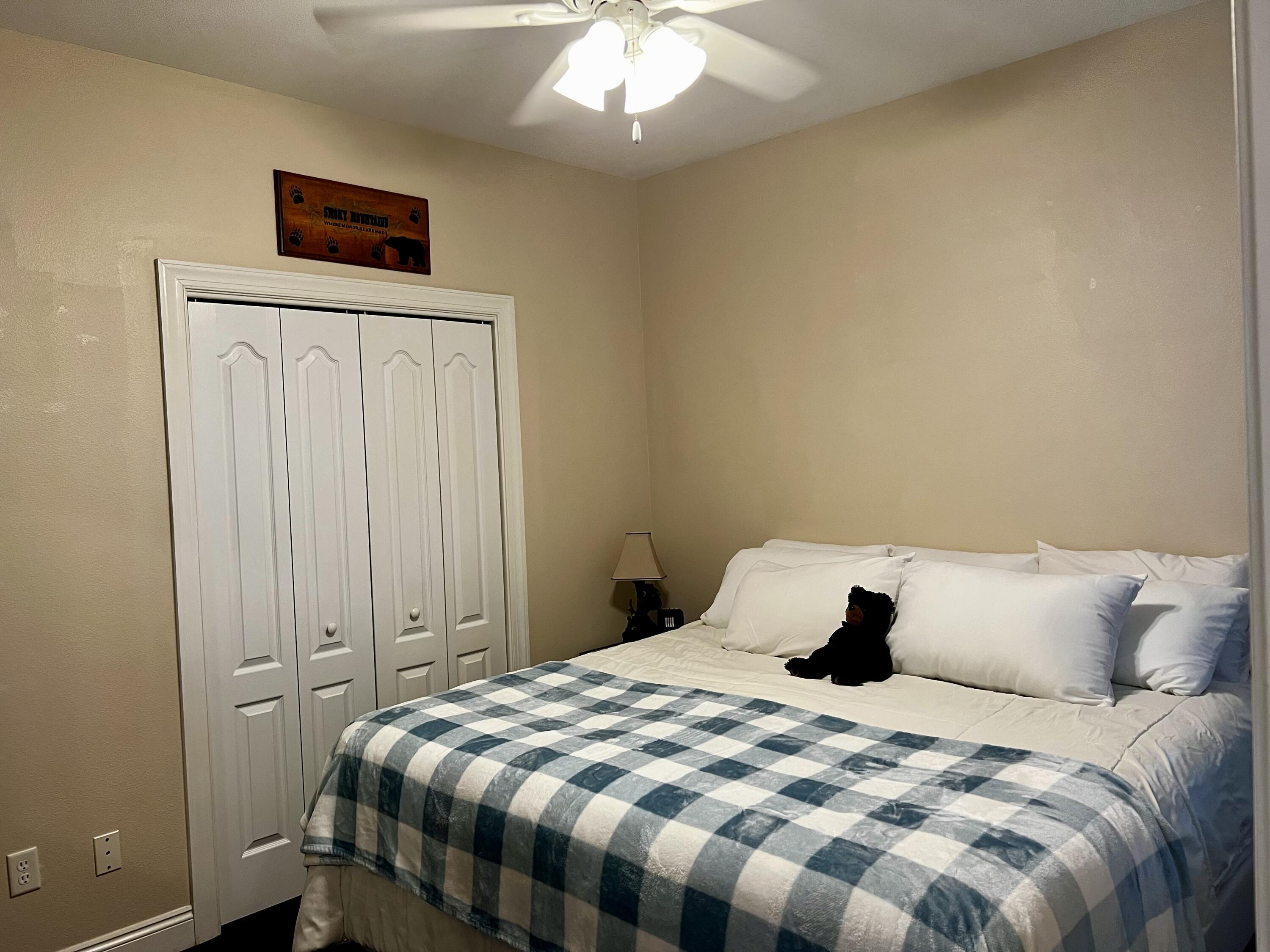 DIAMOND LAKES - Residential