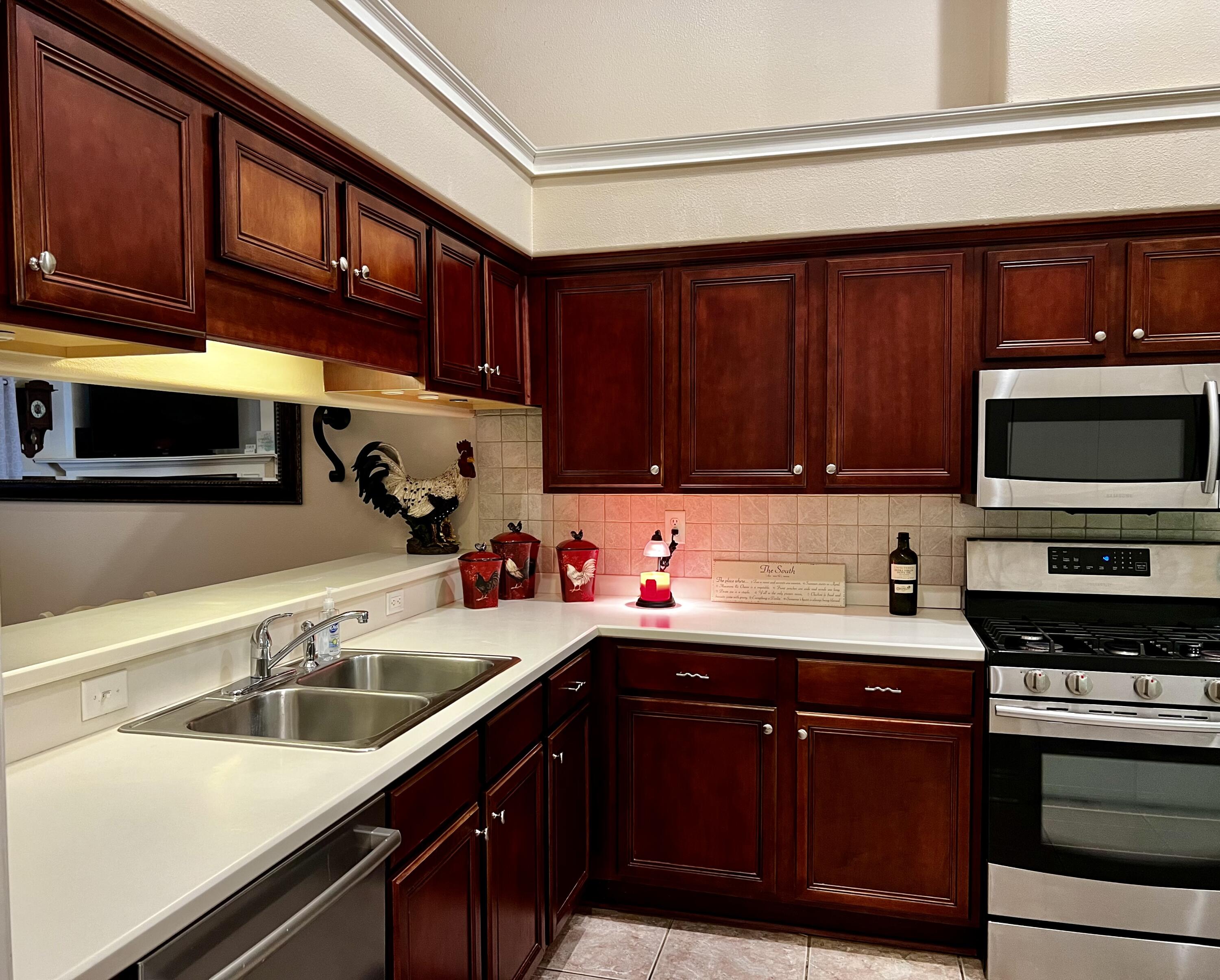 DIAMOND LAKES - Residential