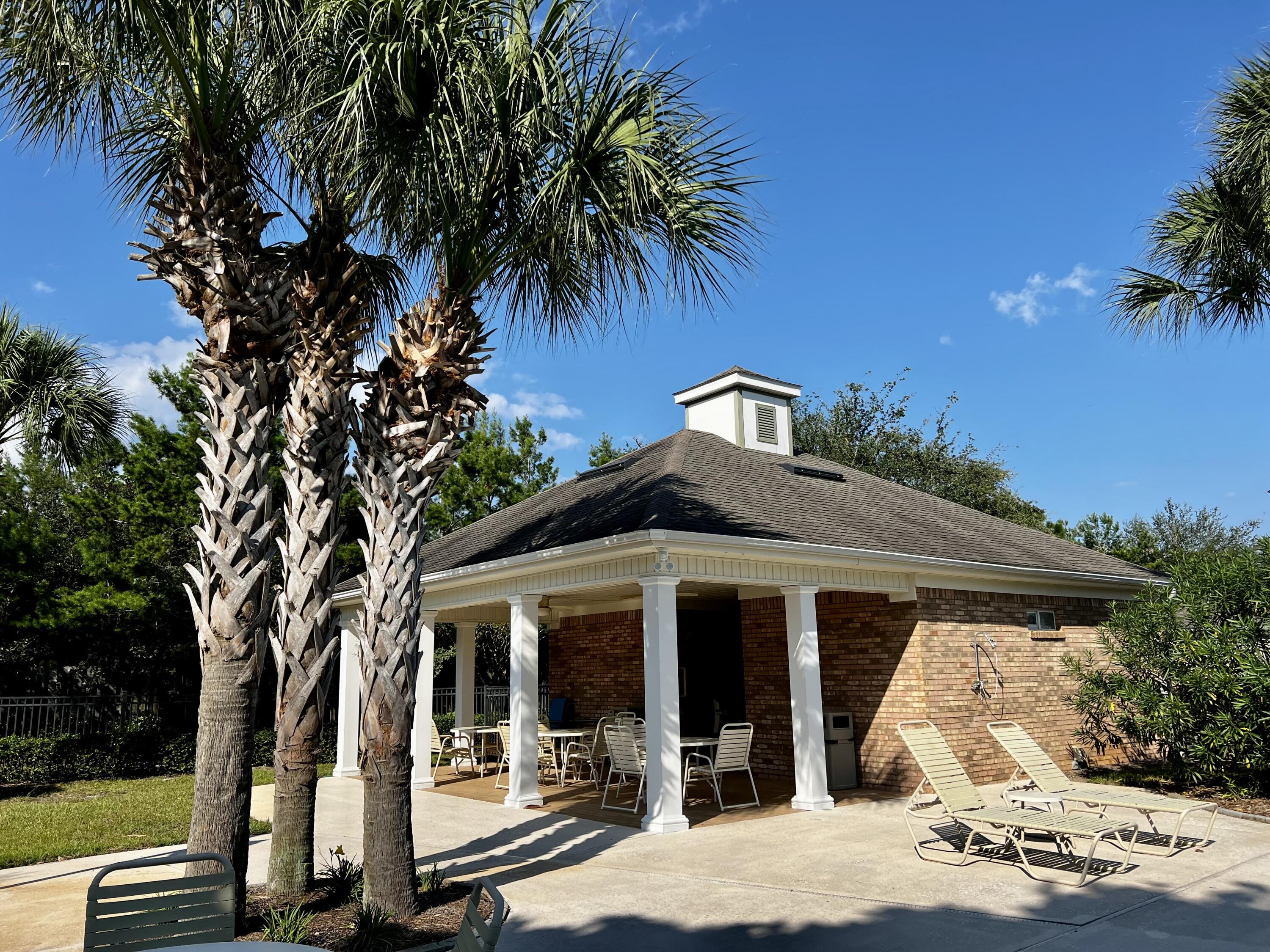 DIAMOND LAKES - Residential