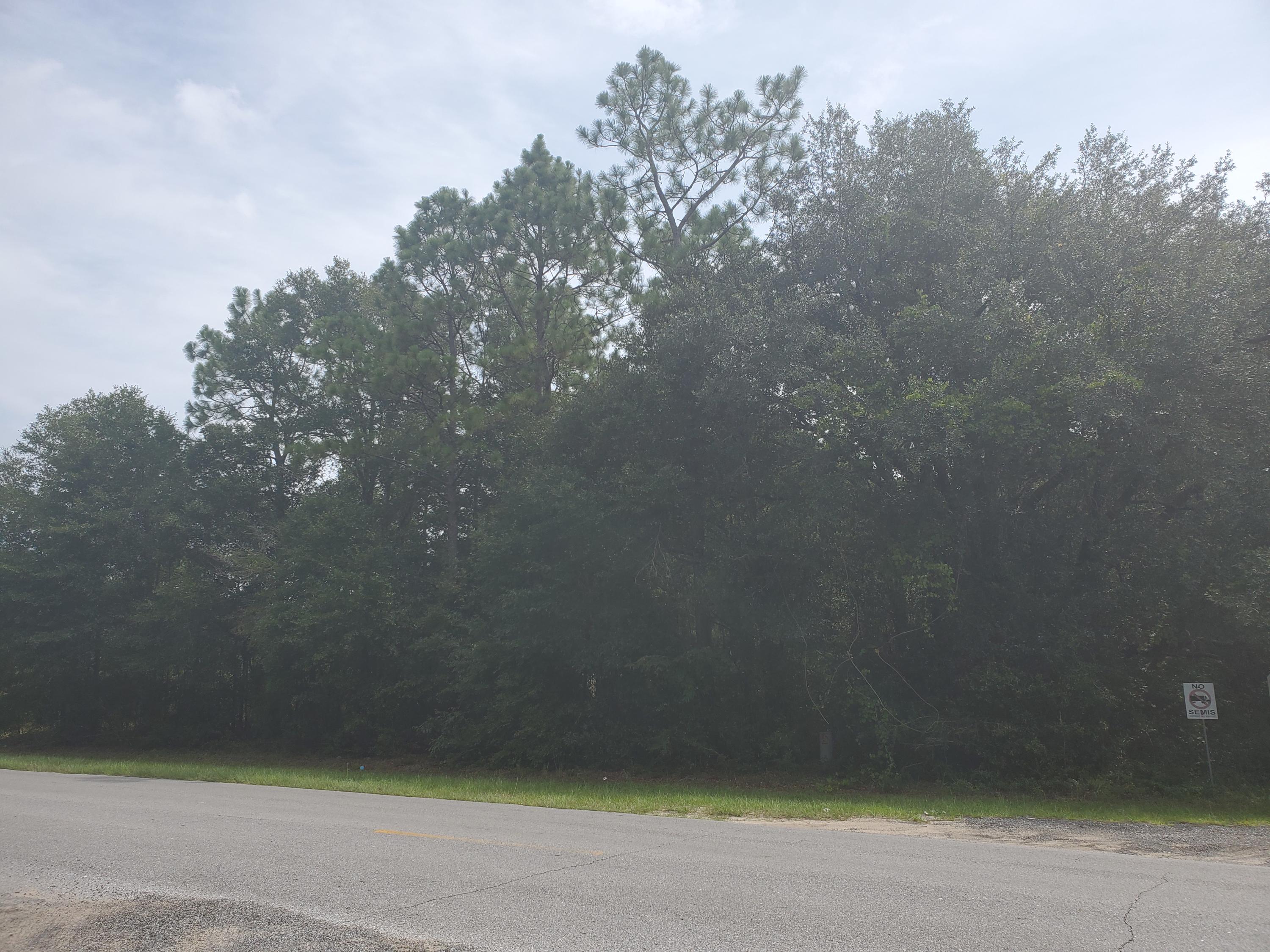 LAKEWOOD ESTATES - Land