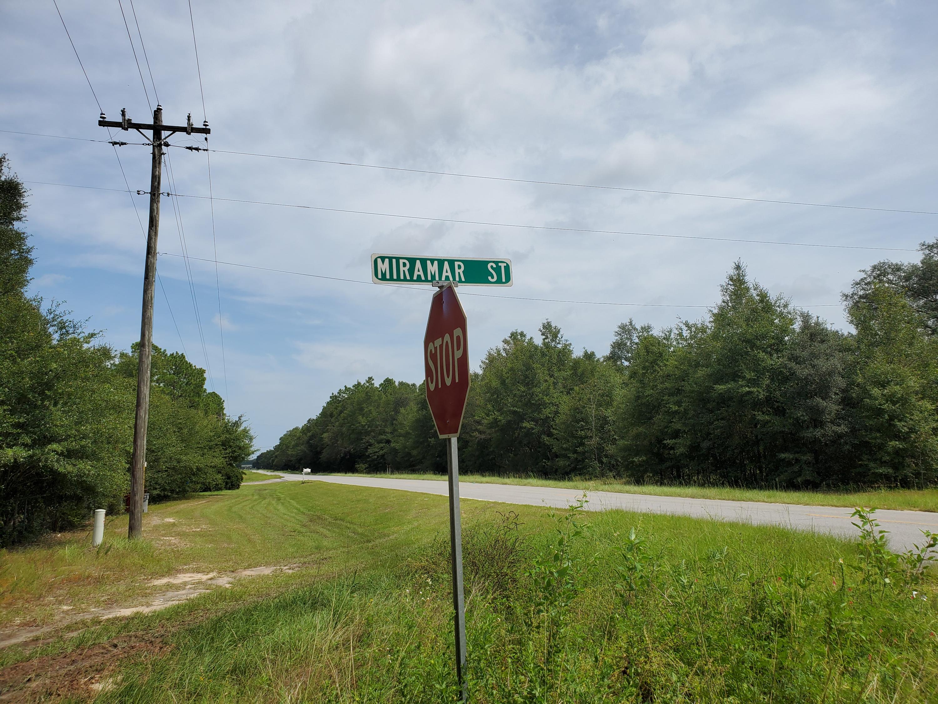 LAKEWOOD ESTATES - Land