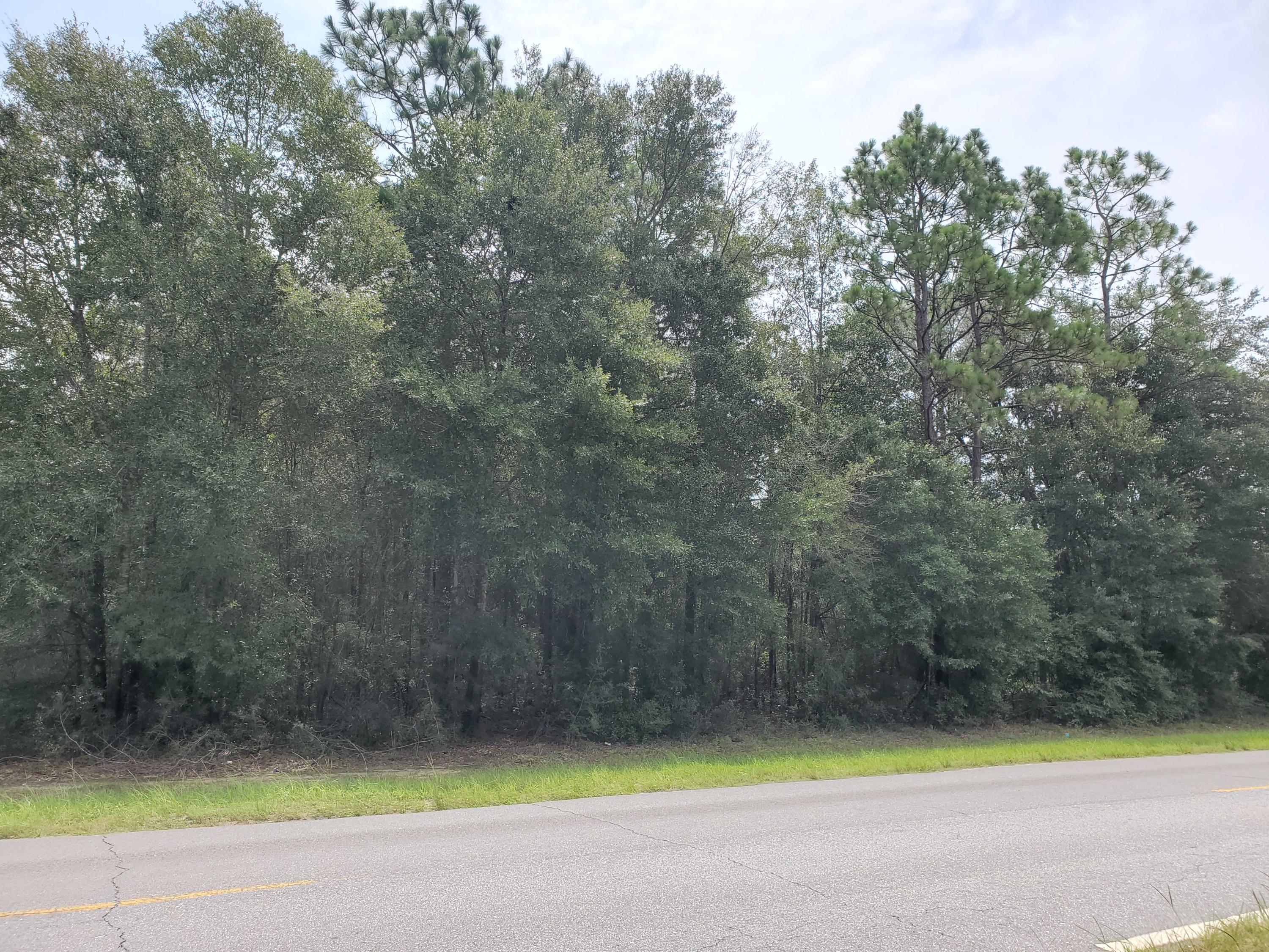 LAKEWOOD ESTATES - Land