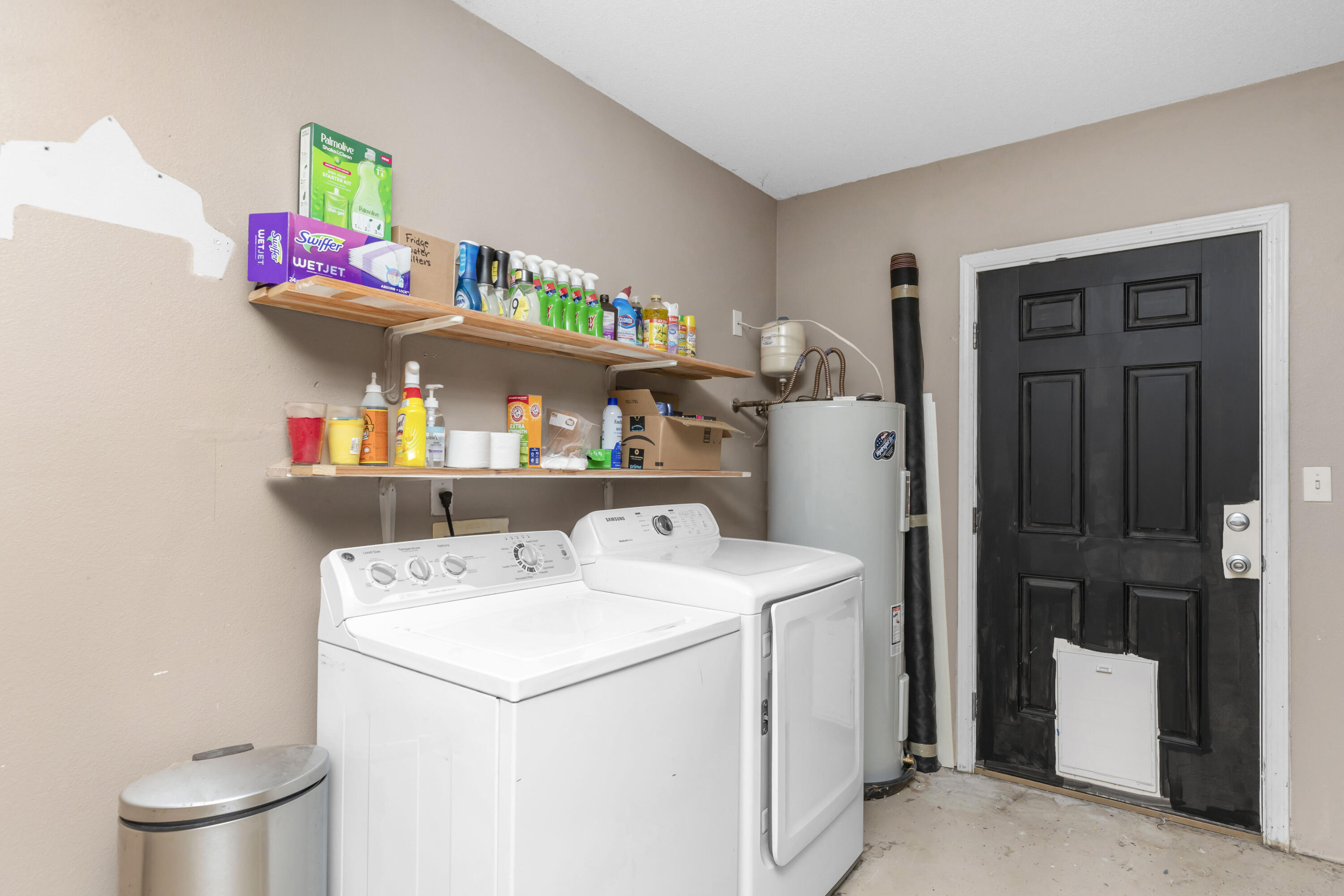 VILLA DANIELLE 1ST ADDN - Residential Lease