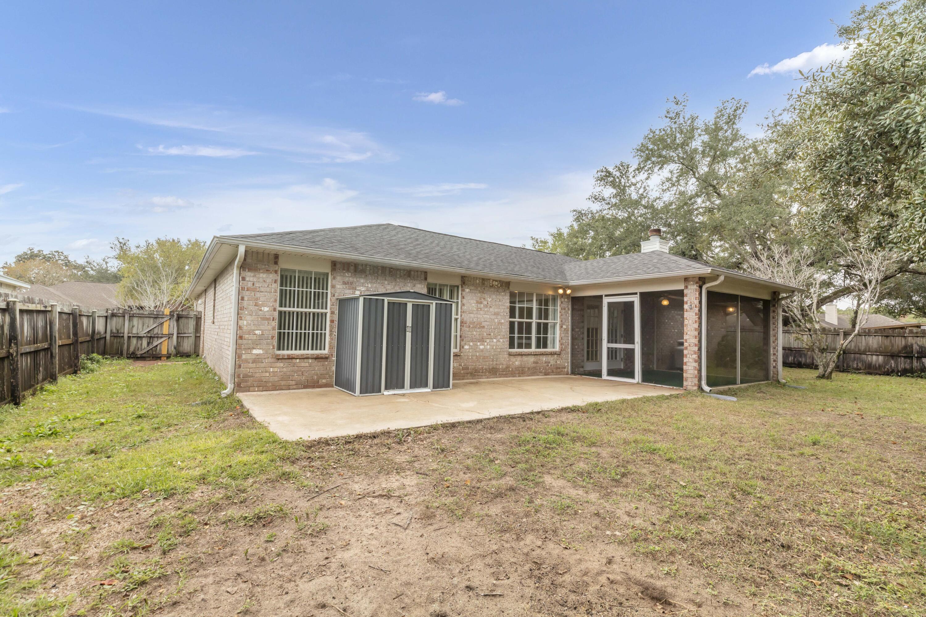 VILLA DANIELLE 1ST ADDN - Residential Lease