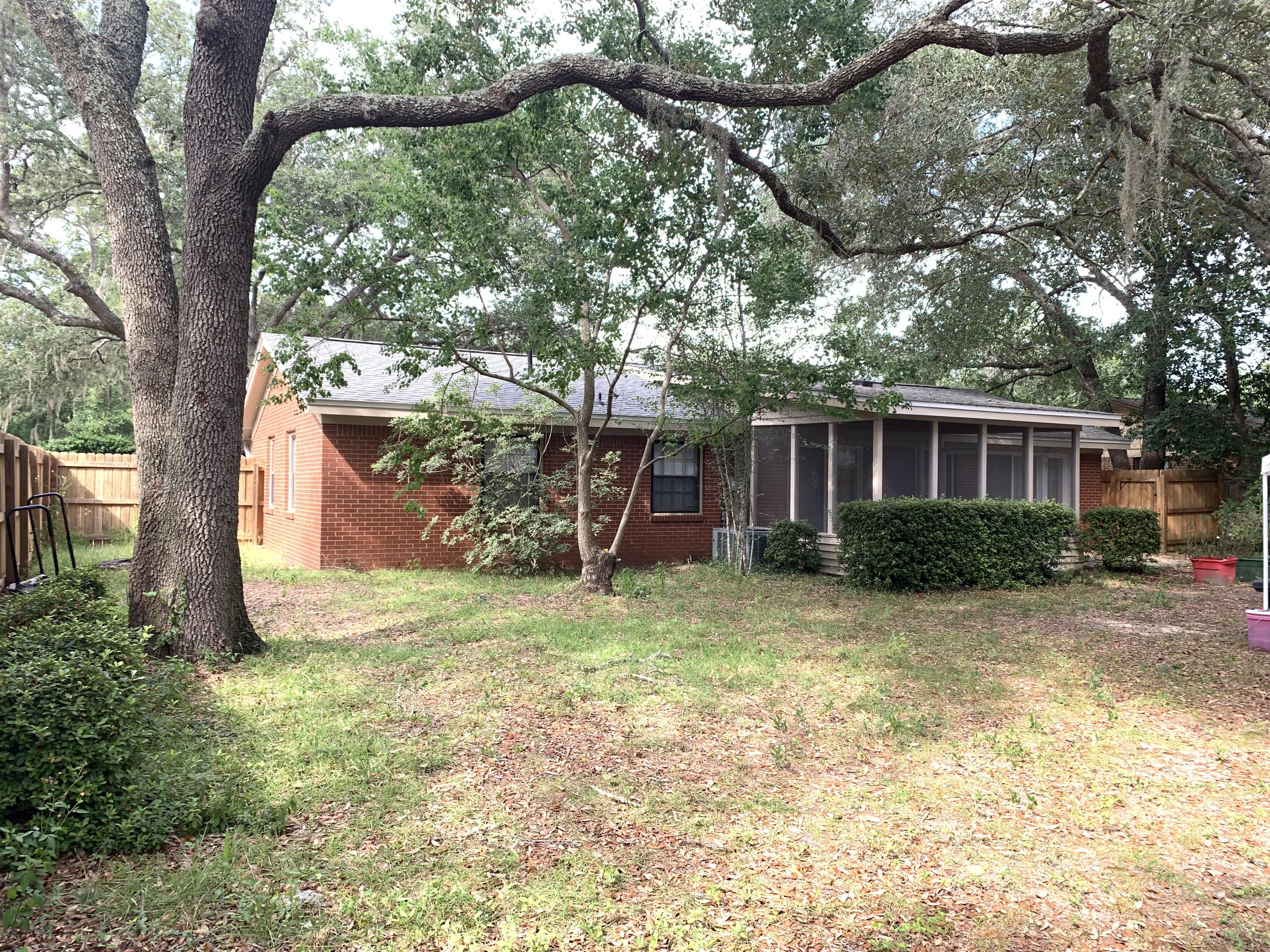 PINECREST HILLS - Residential