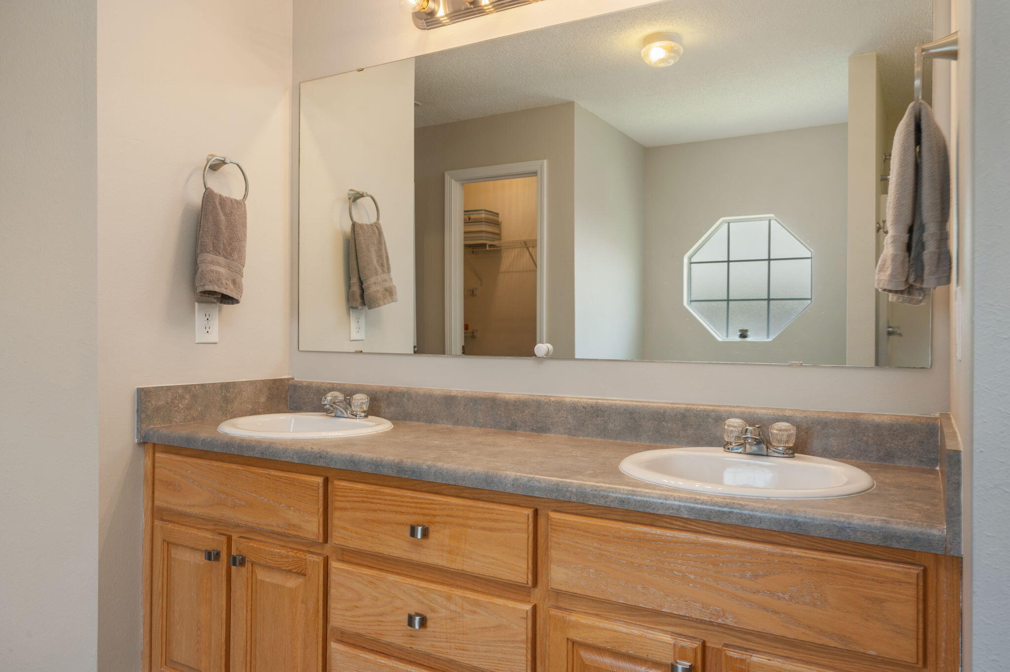 FOX VALLEY - Residential