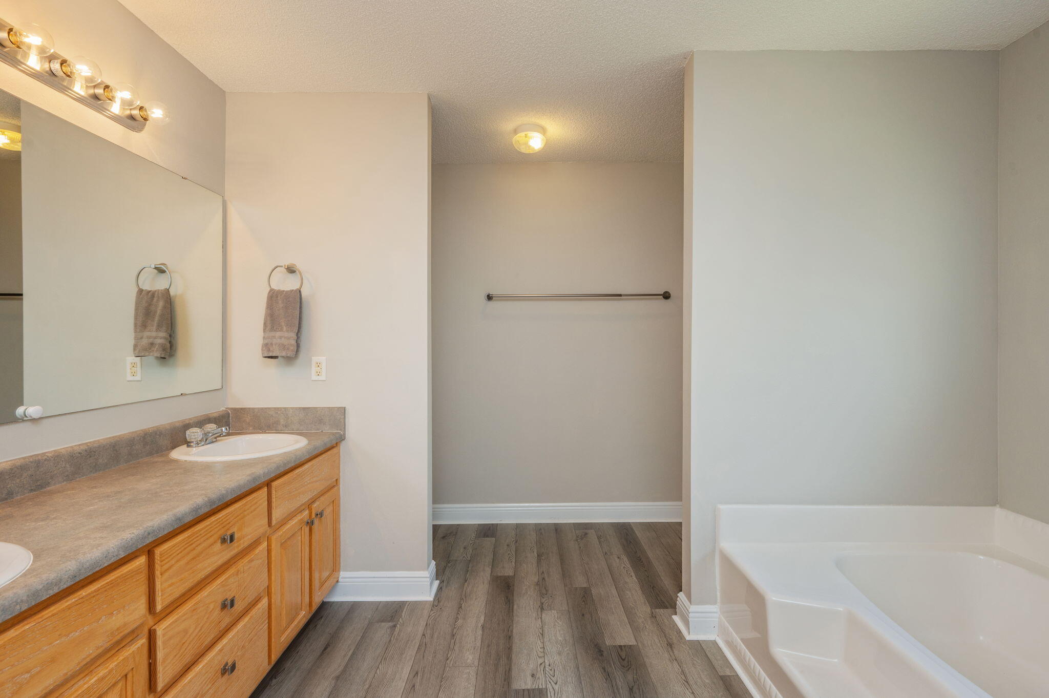 FOX VALLEY - Residential