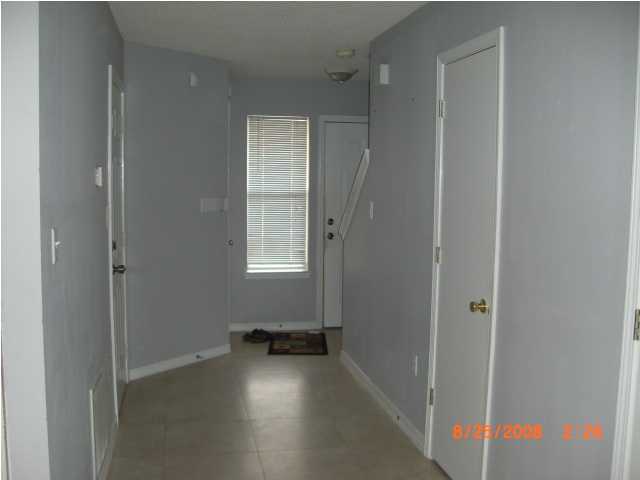 FOREST HILLS UNIT 1 - Residential Lease