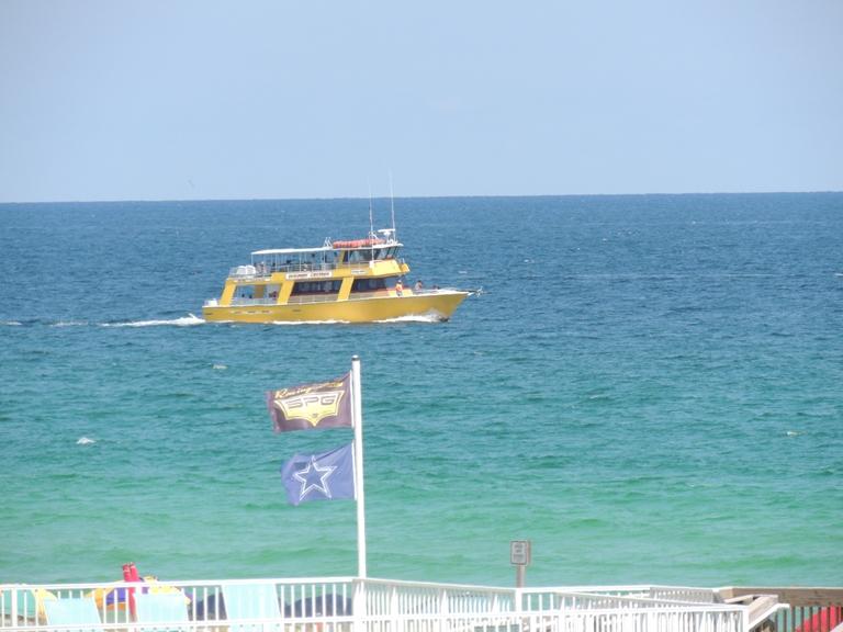 ISLANDER CONDO - Residential