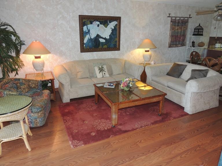 ISLANDER CONDO - Residential