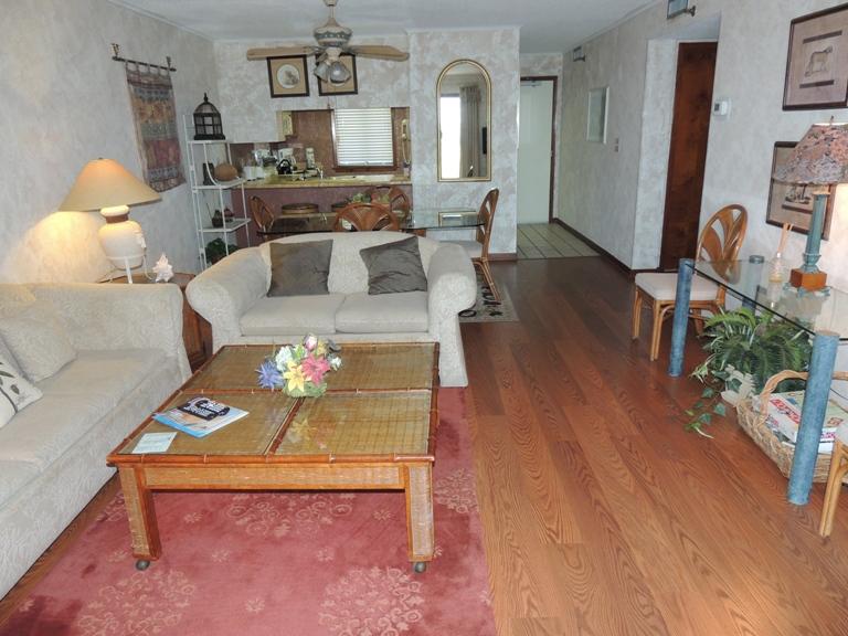 ISLANDER CONDO - Residential