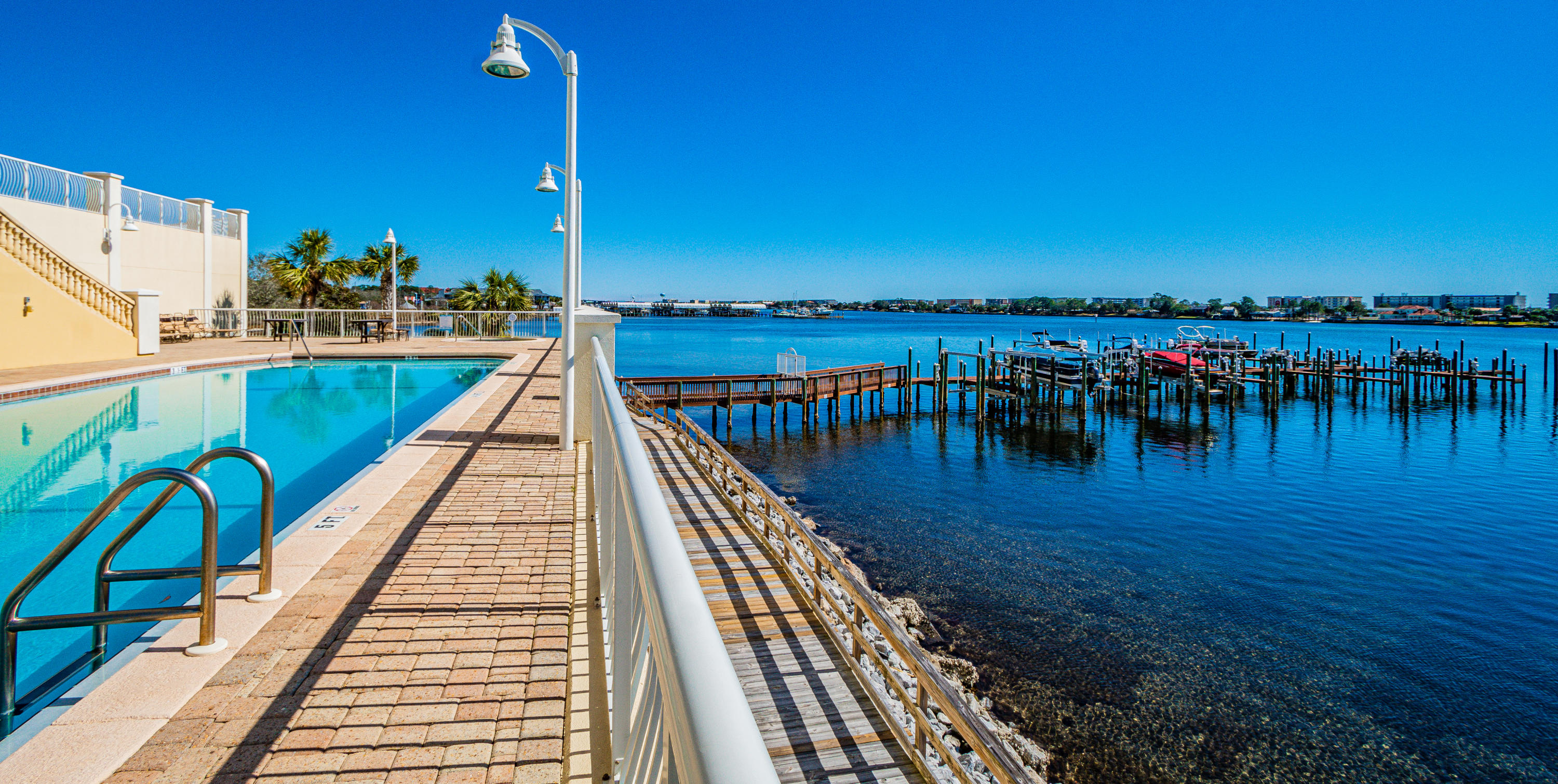 Presidio Yacht Club Condominiums - Residential