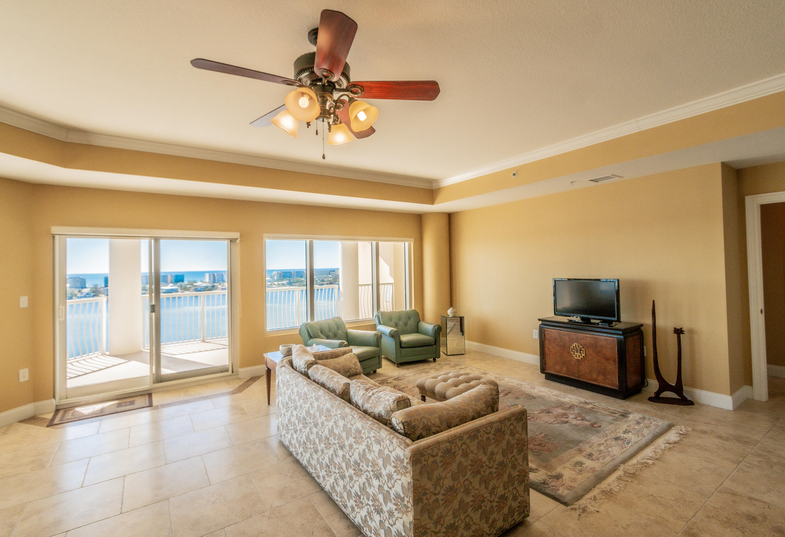 Presidio Yacht Club Condominiums - Residential