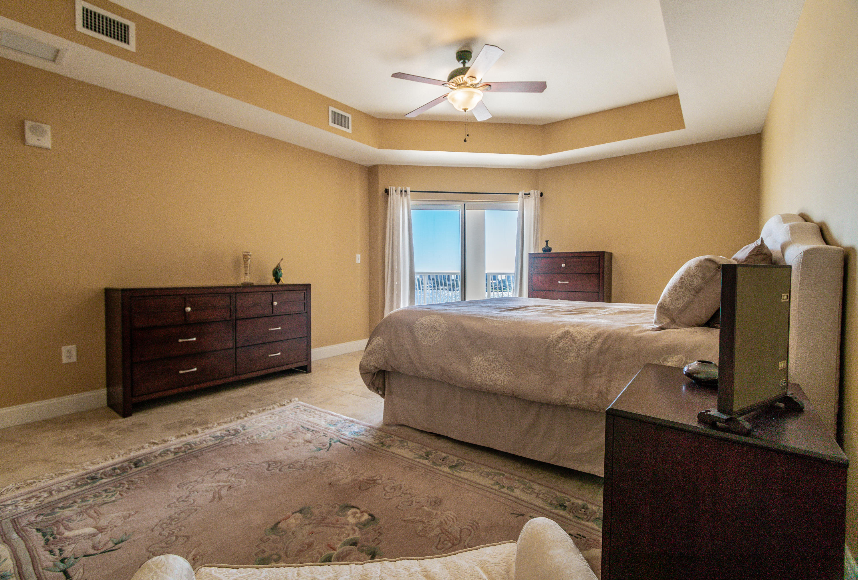 Presidio Yacht Club Condominiums - Residential