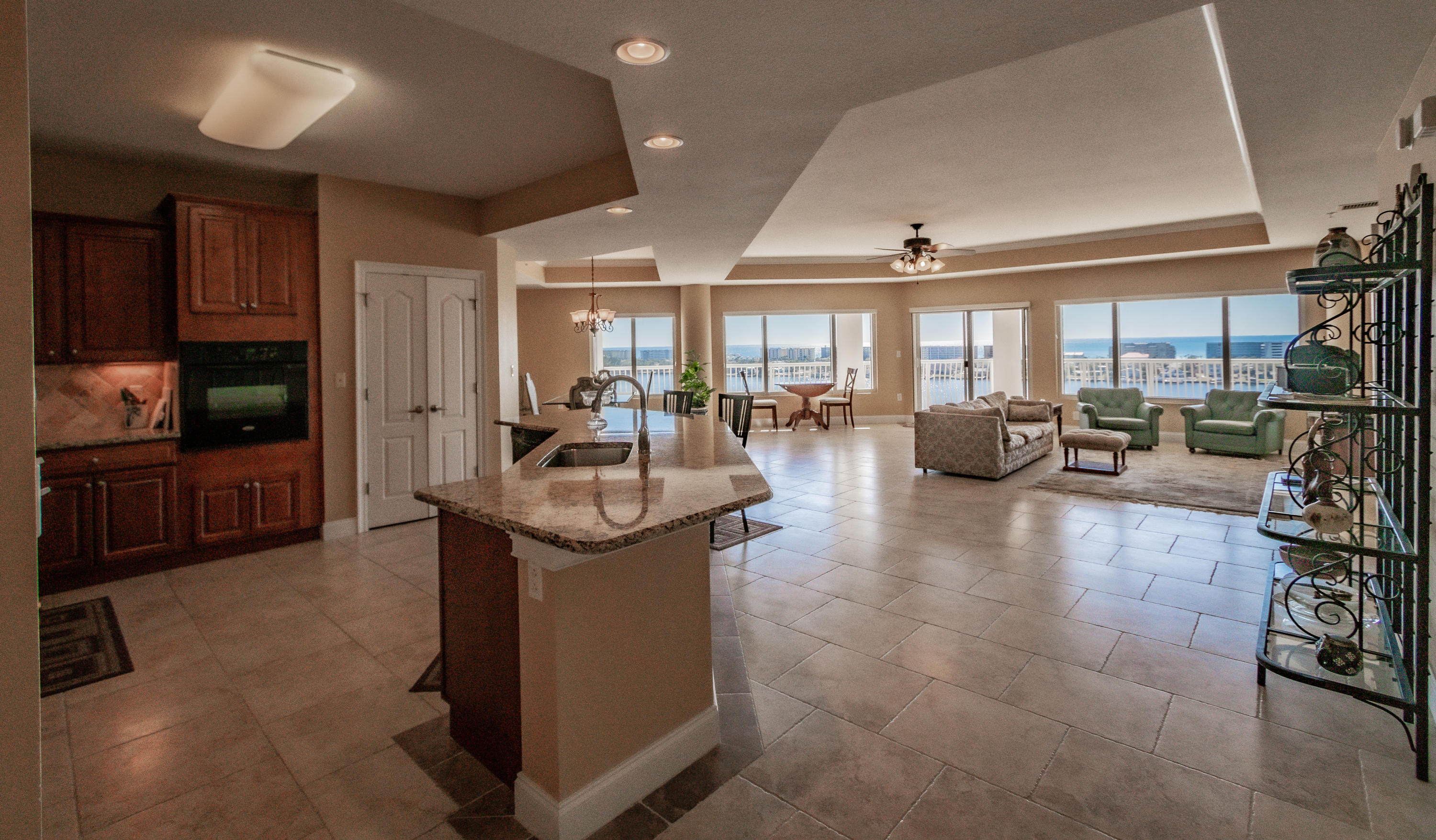 Presidio Yacht Club Condominiums - Residential