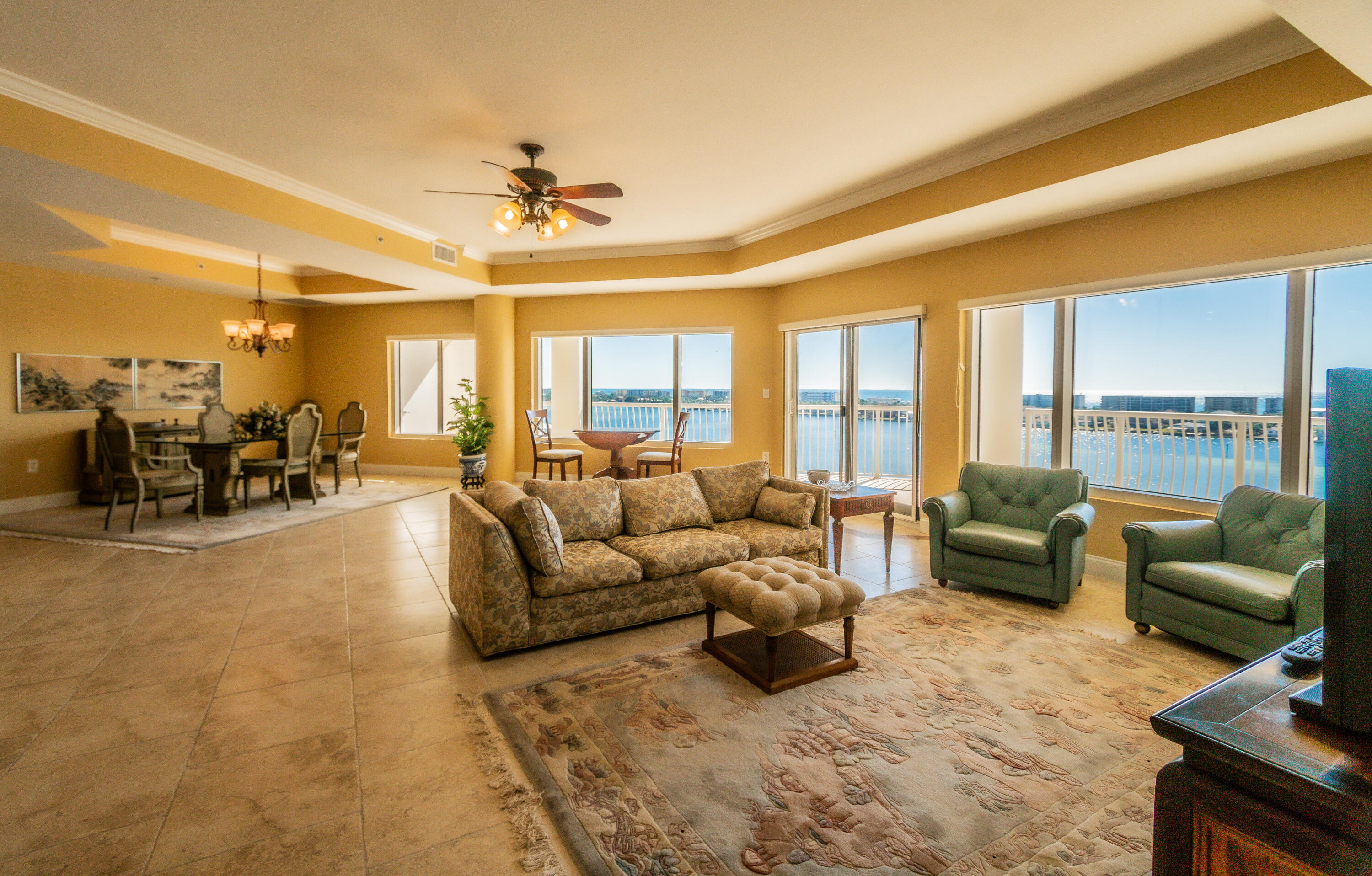 Presidio Yacht Club Condominiums - Residential