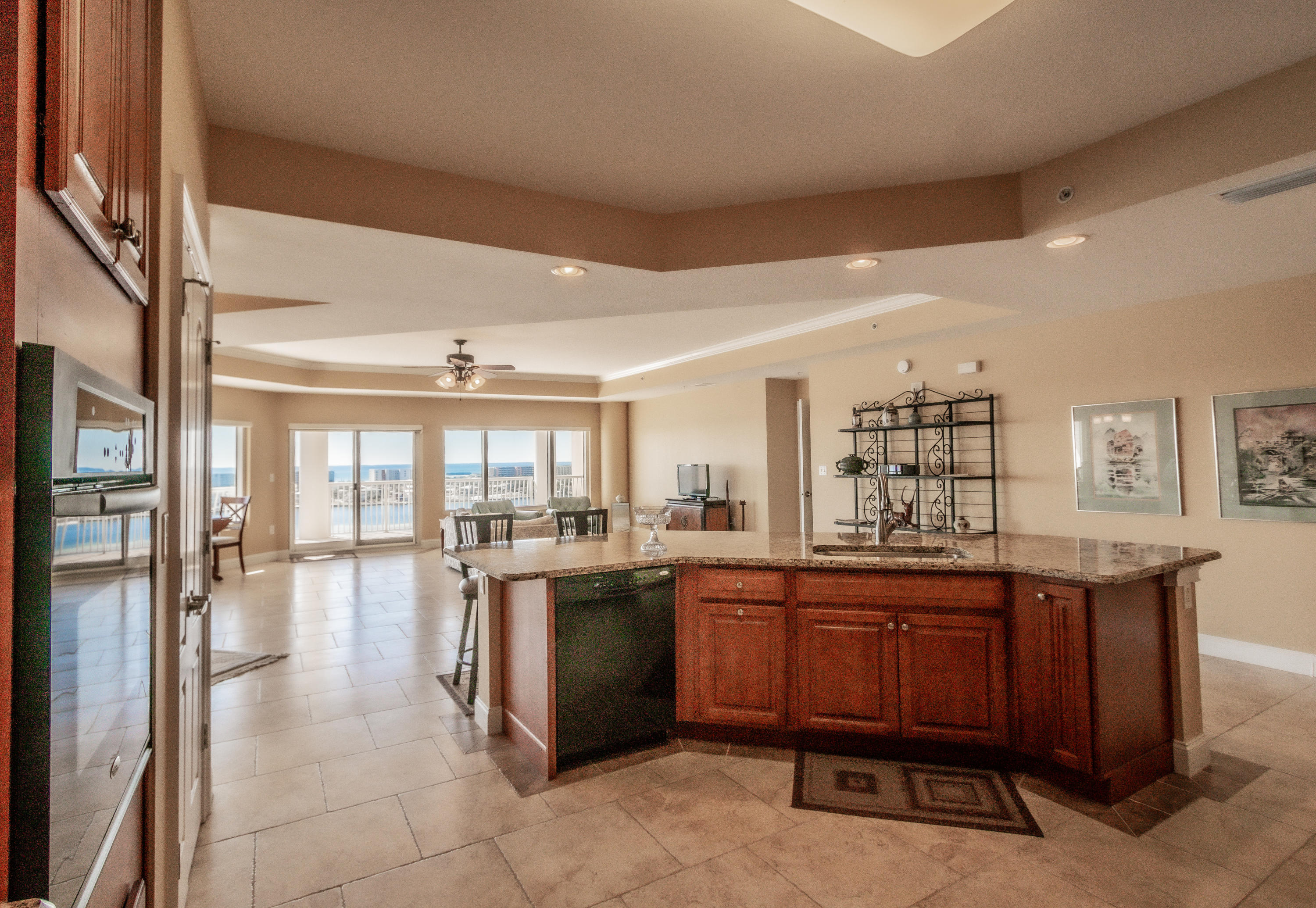 Presidio Yacht Club Condominiums - Residential